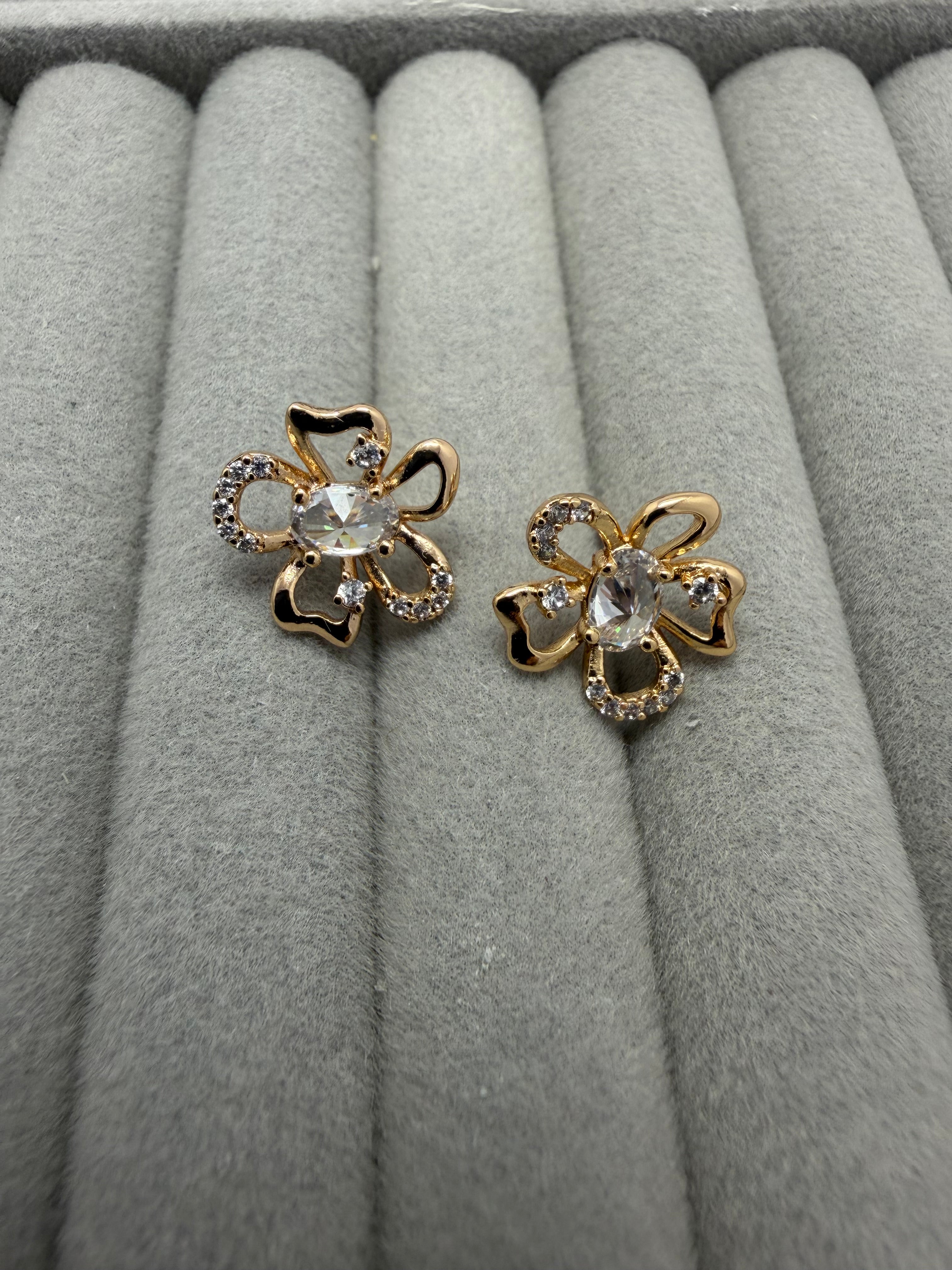 Dainty Daisy Sparkle Earrings