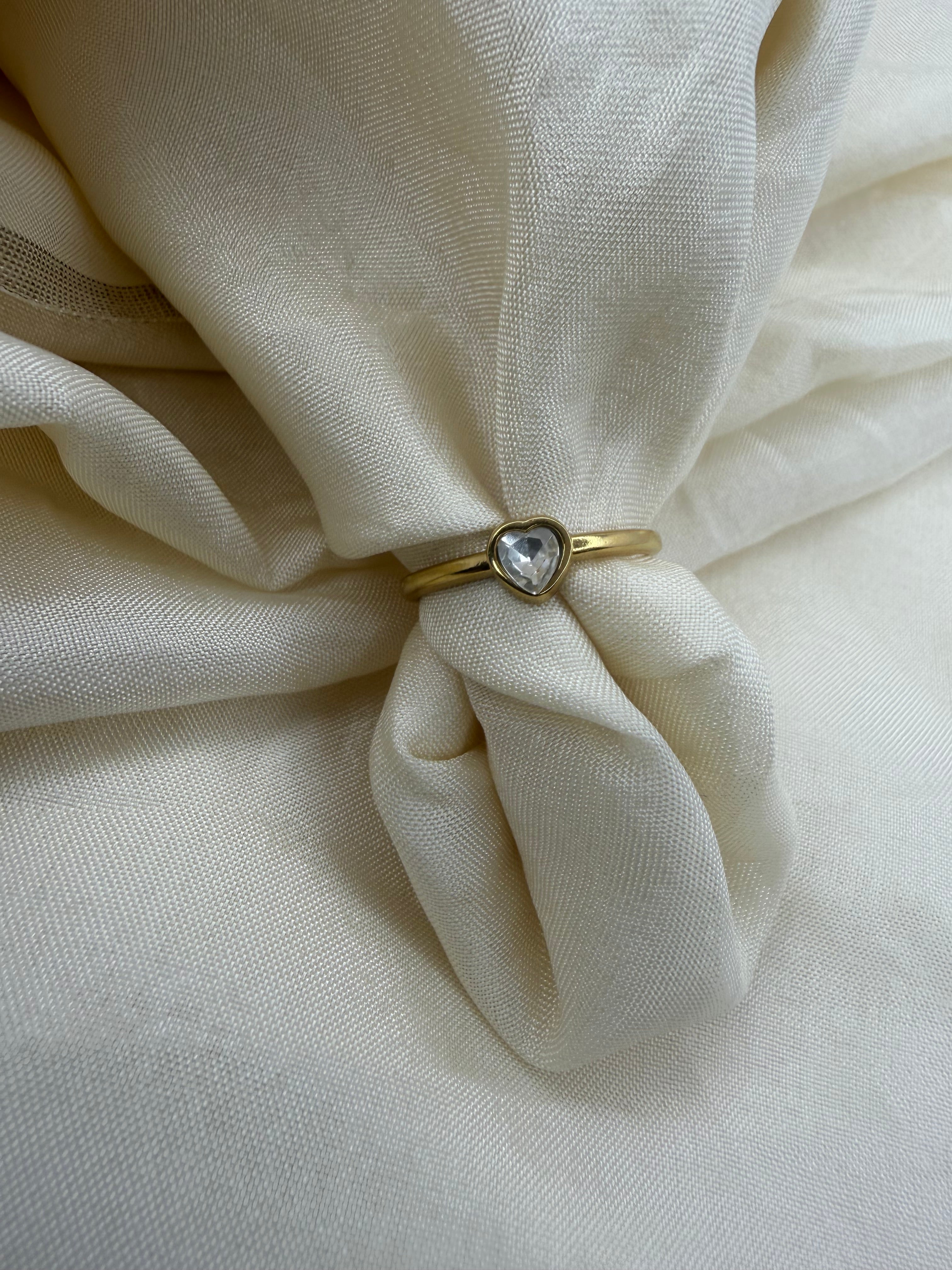 Amour Heart Solitaire Ring