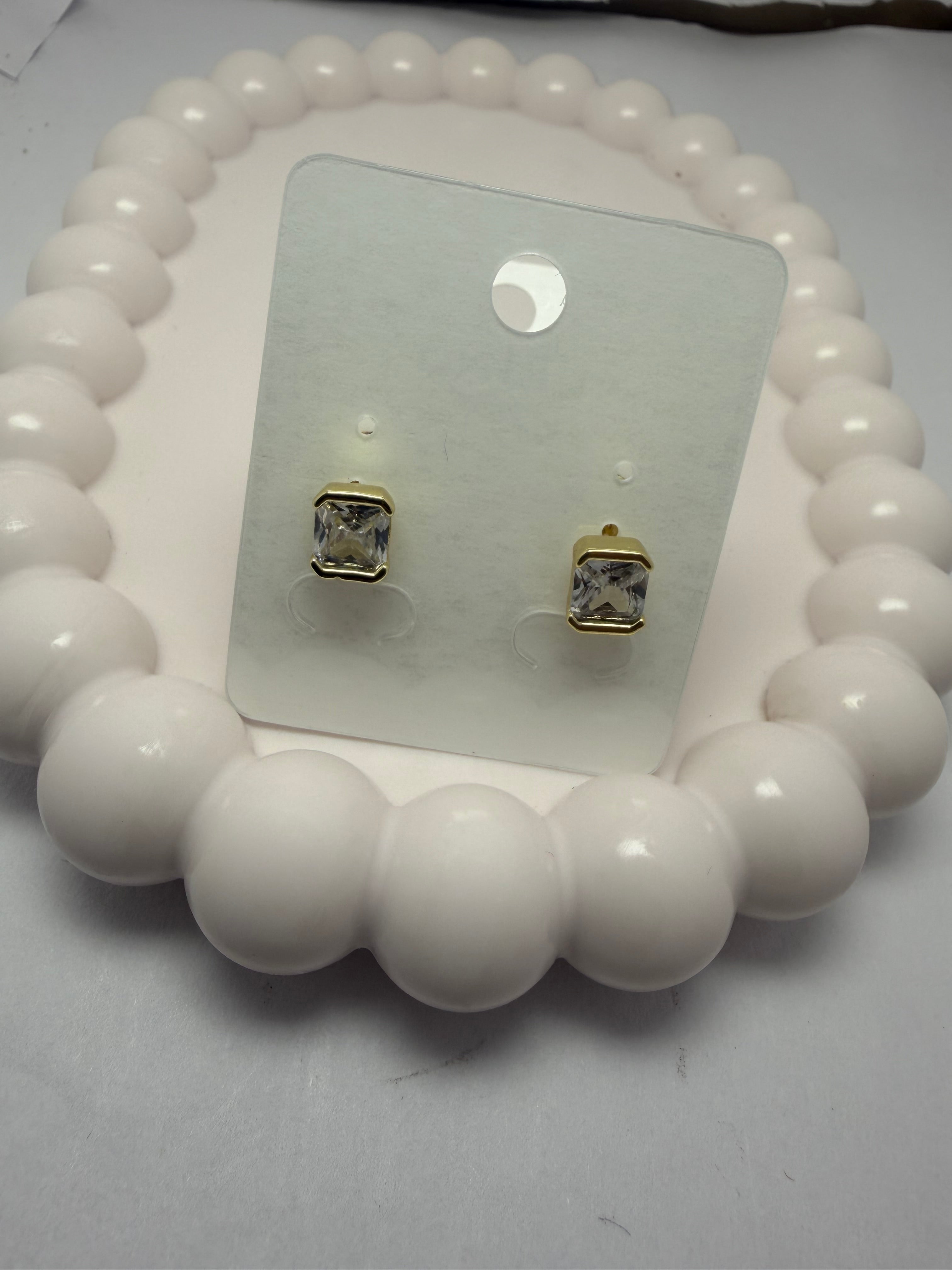 The Glimmer Studs