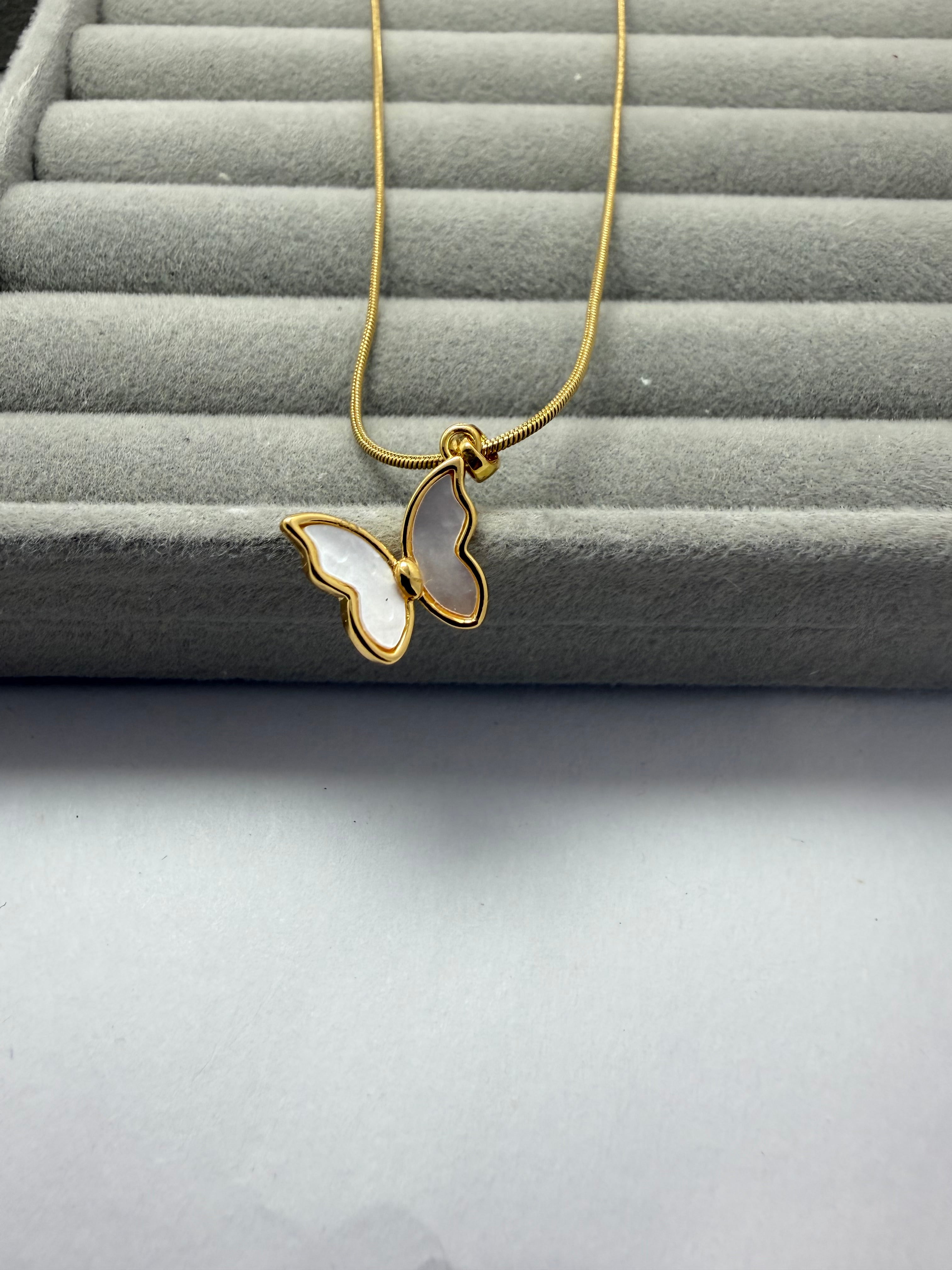 Fluttering Dream Necklace
