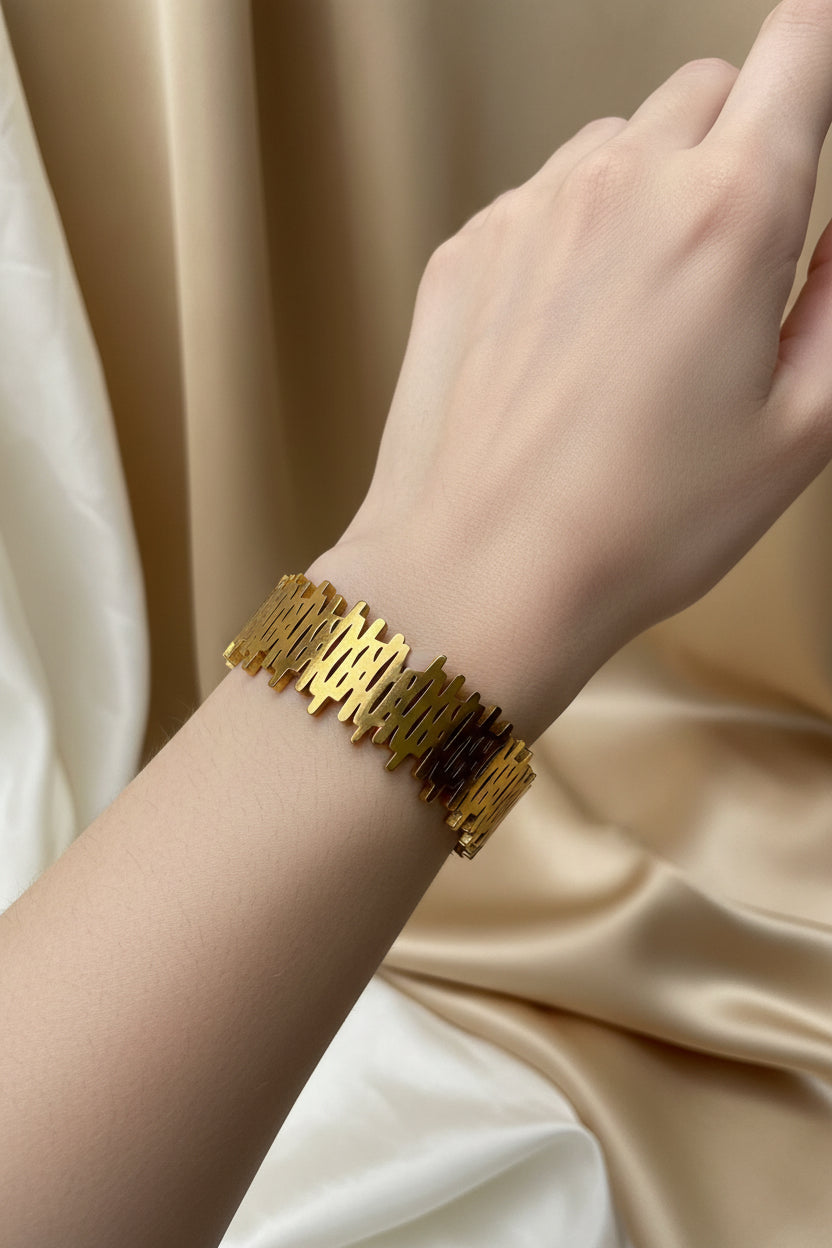Aurelia Band Bangle