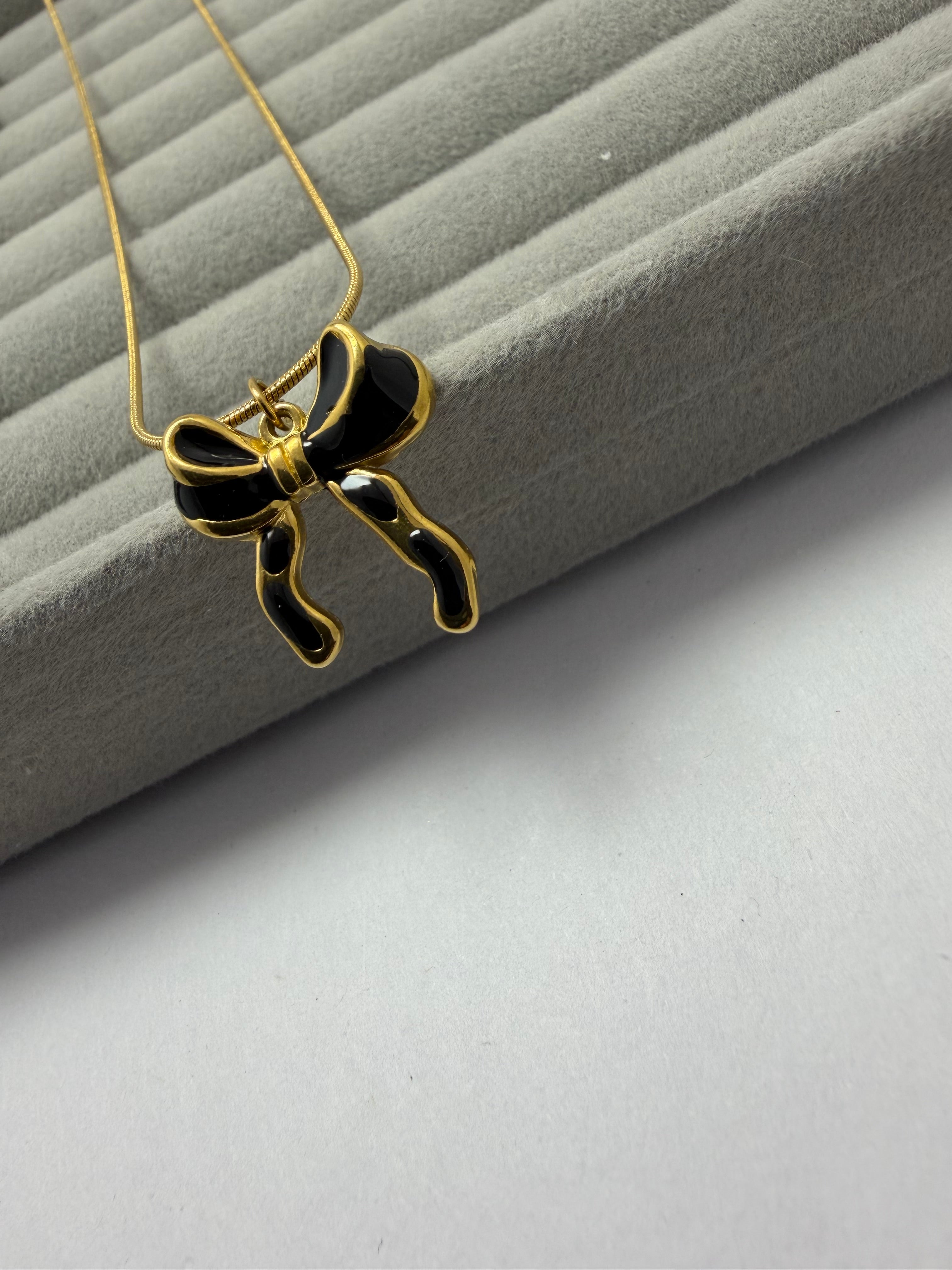 The Midnight Bow Necklace