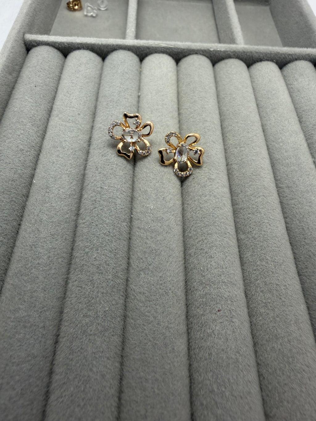 Dainty Daisy Sparkle Earrings
