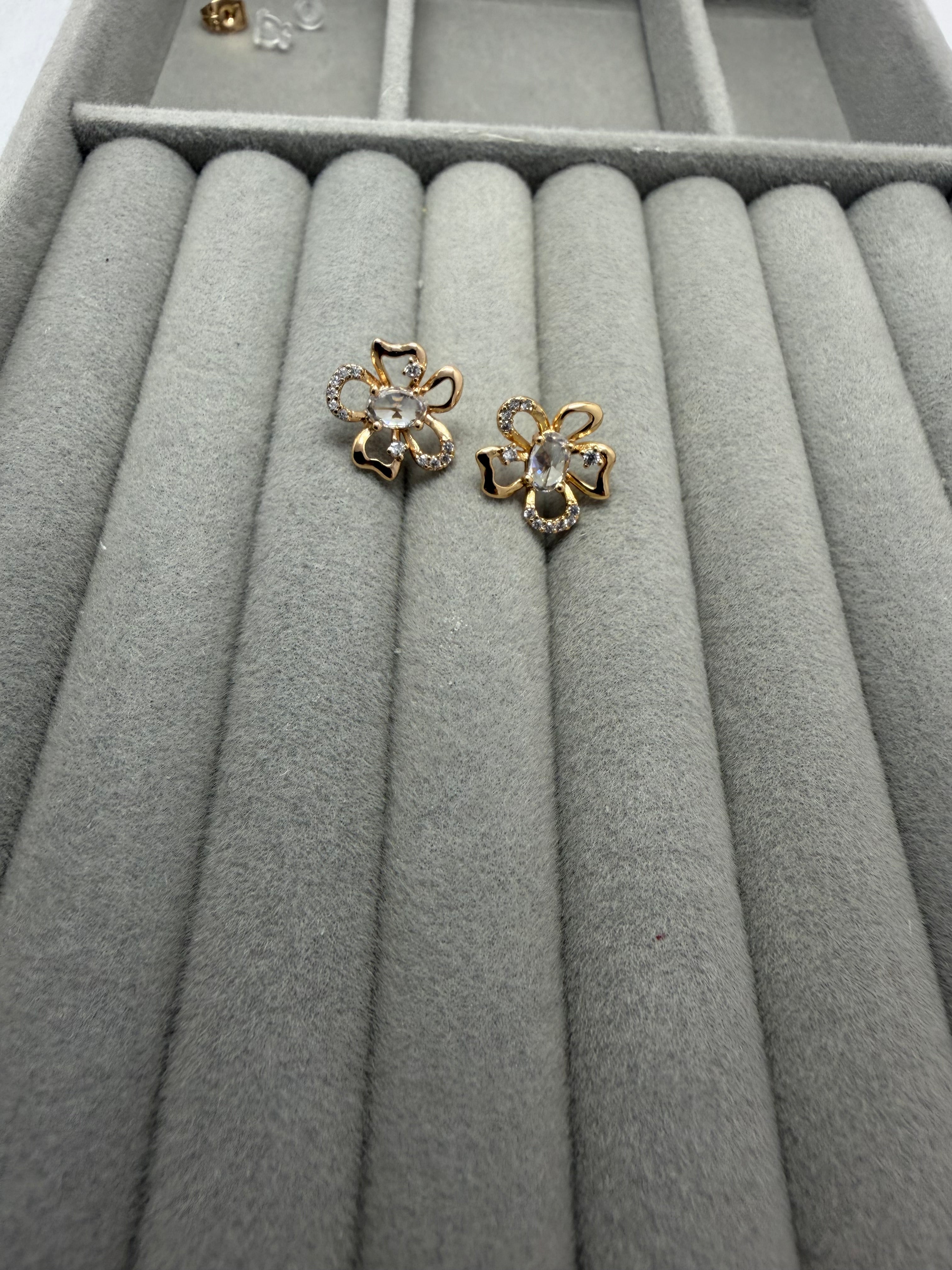 Dainty Daisy Sparkle Earrings