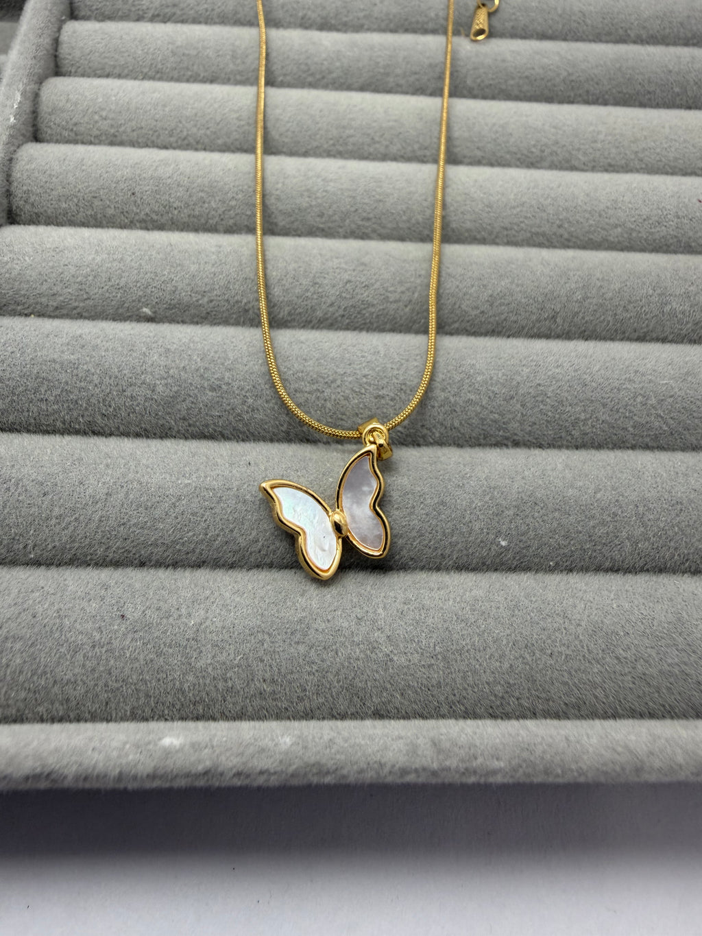 Fluttering Dream Necklace