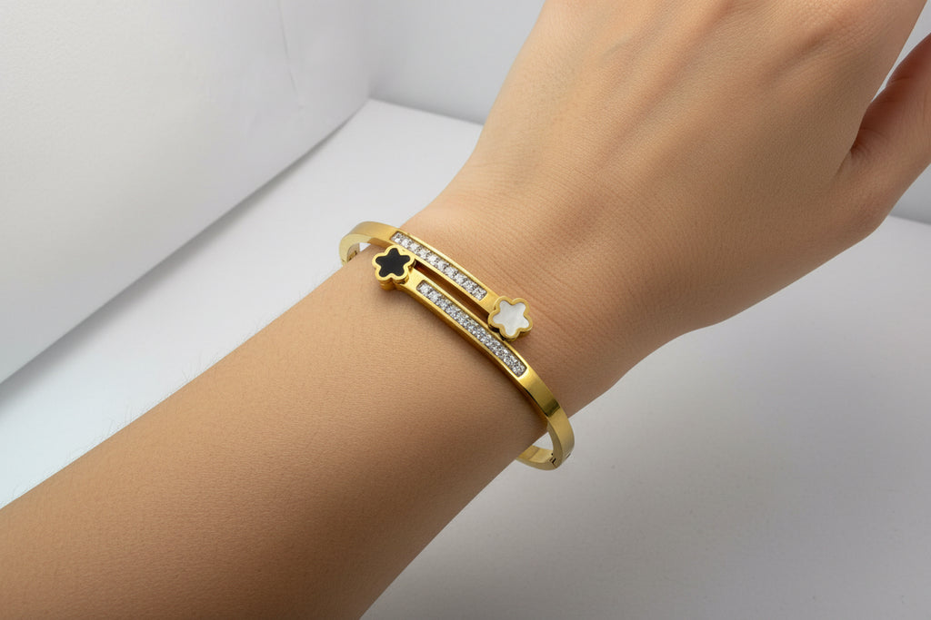 Twin Star Bangle Bracelet