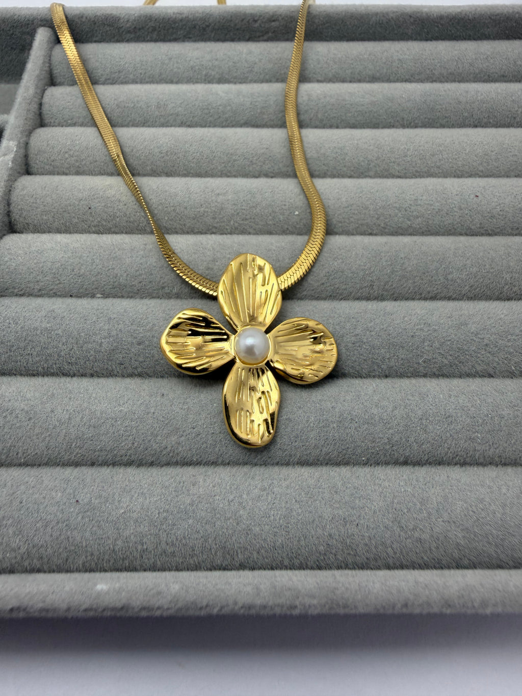 Flora Pearl & Petal Necklace