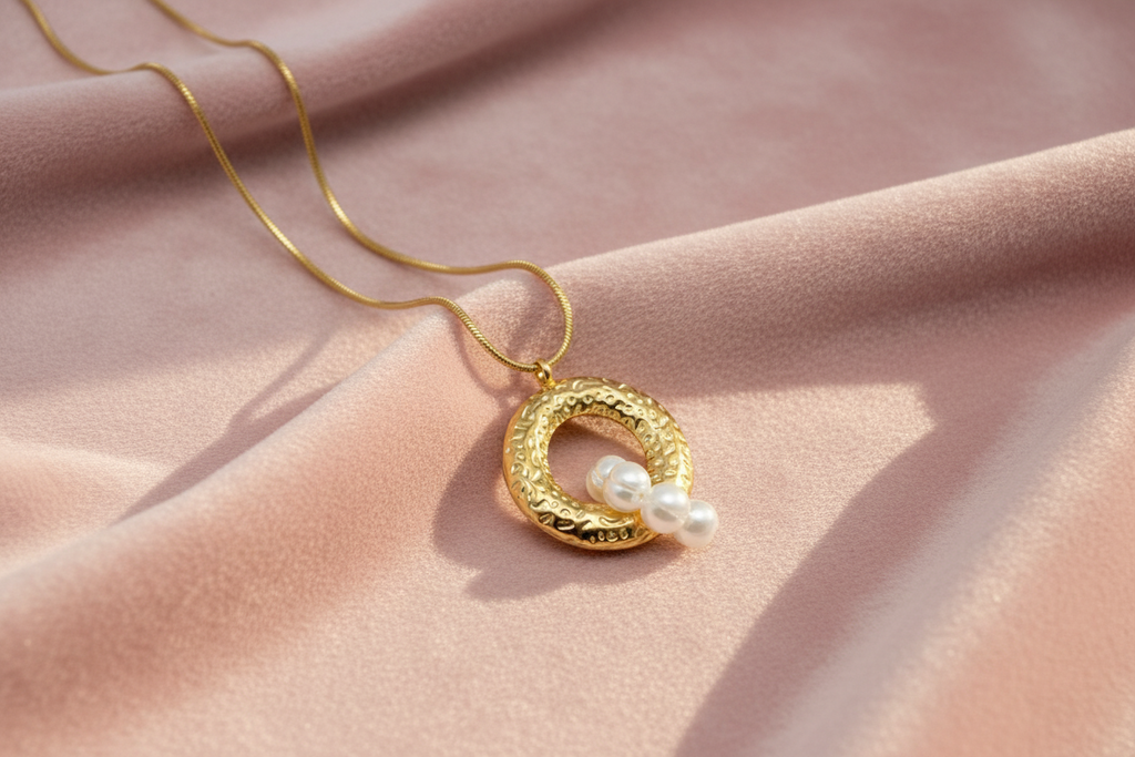 The Pearl Cluster Necklace