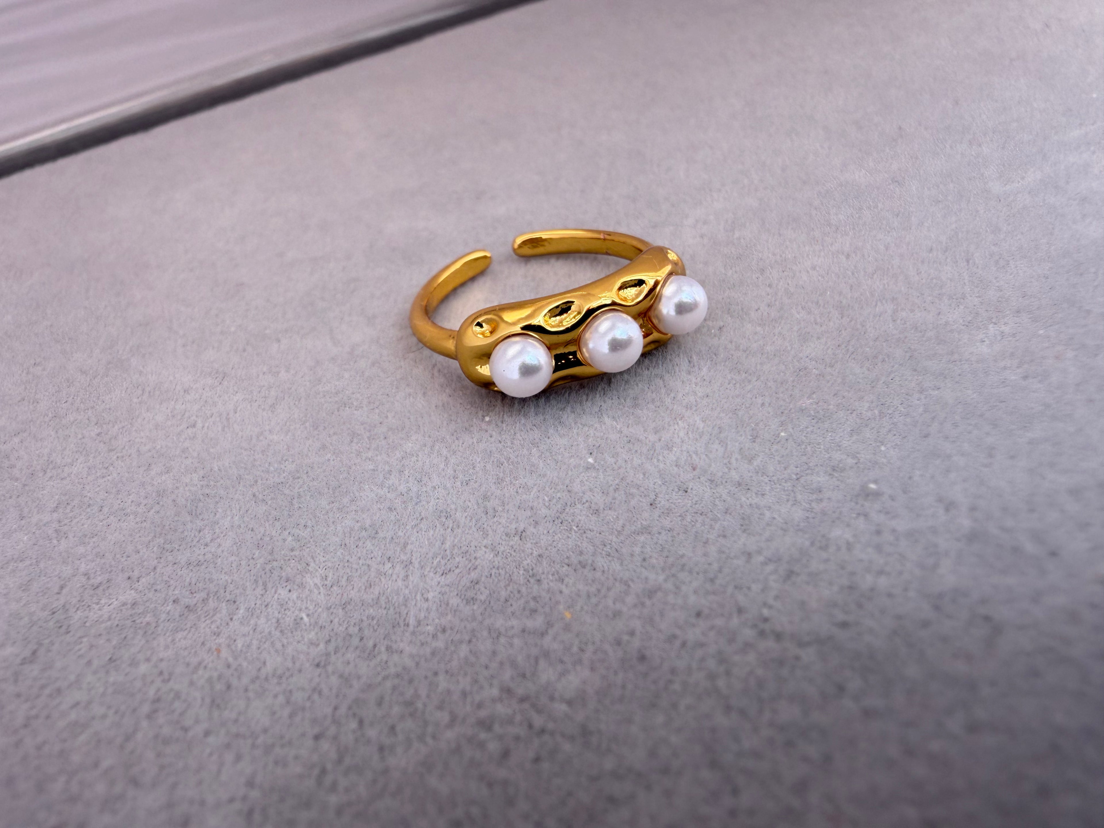 Tri-Pearl Ring