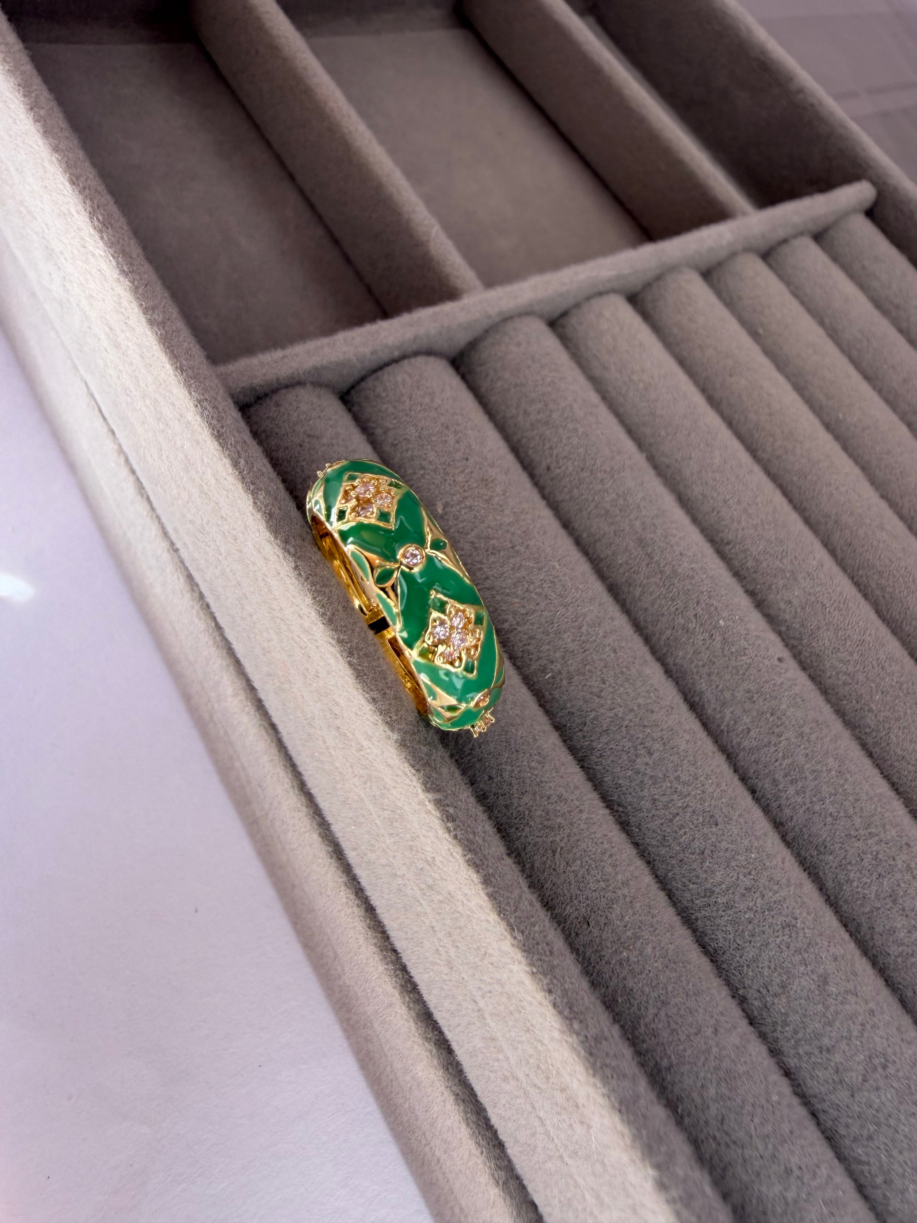 Regal Ring