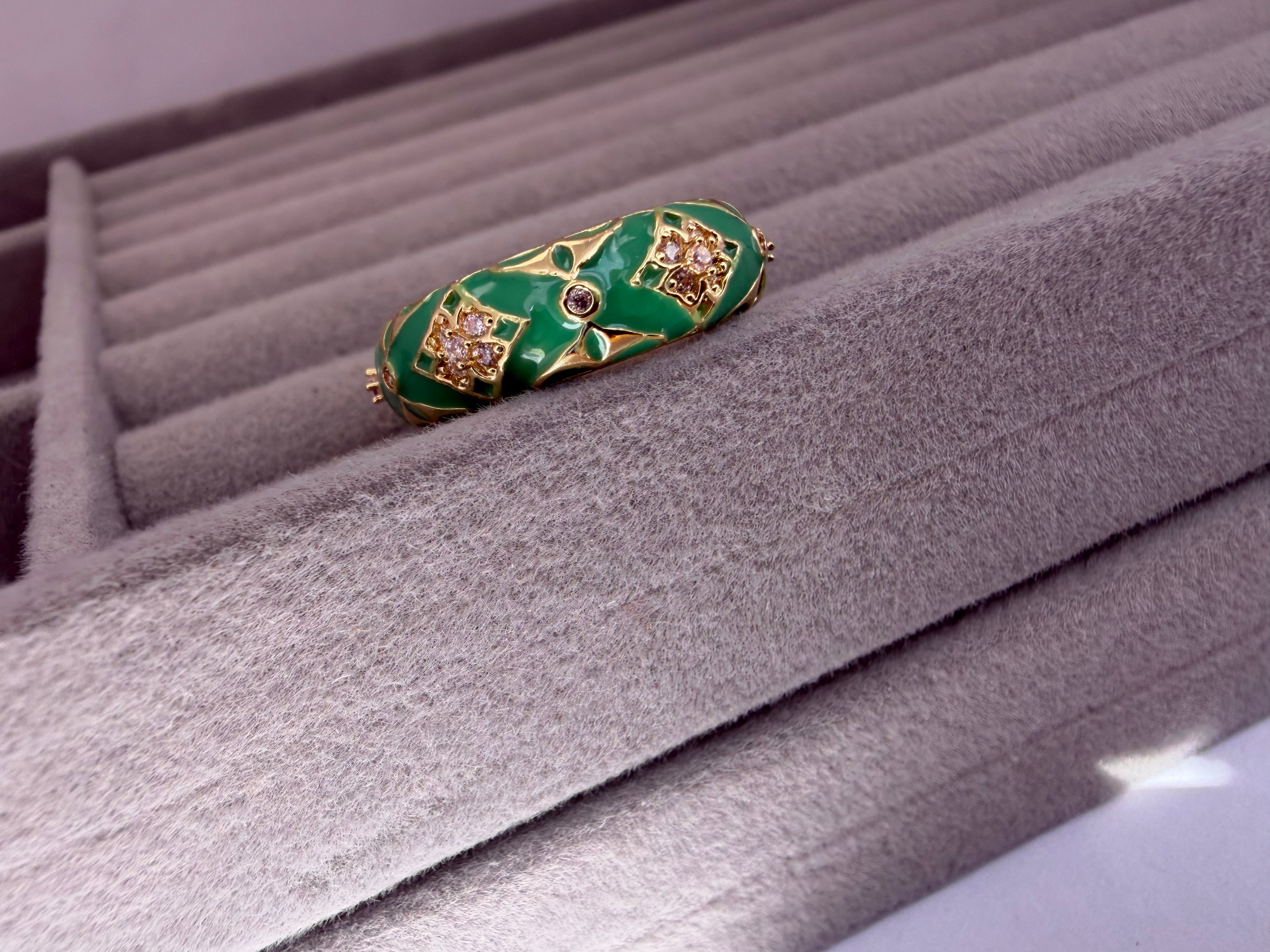 Regal Ring