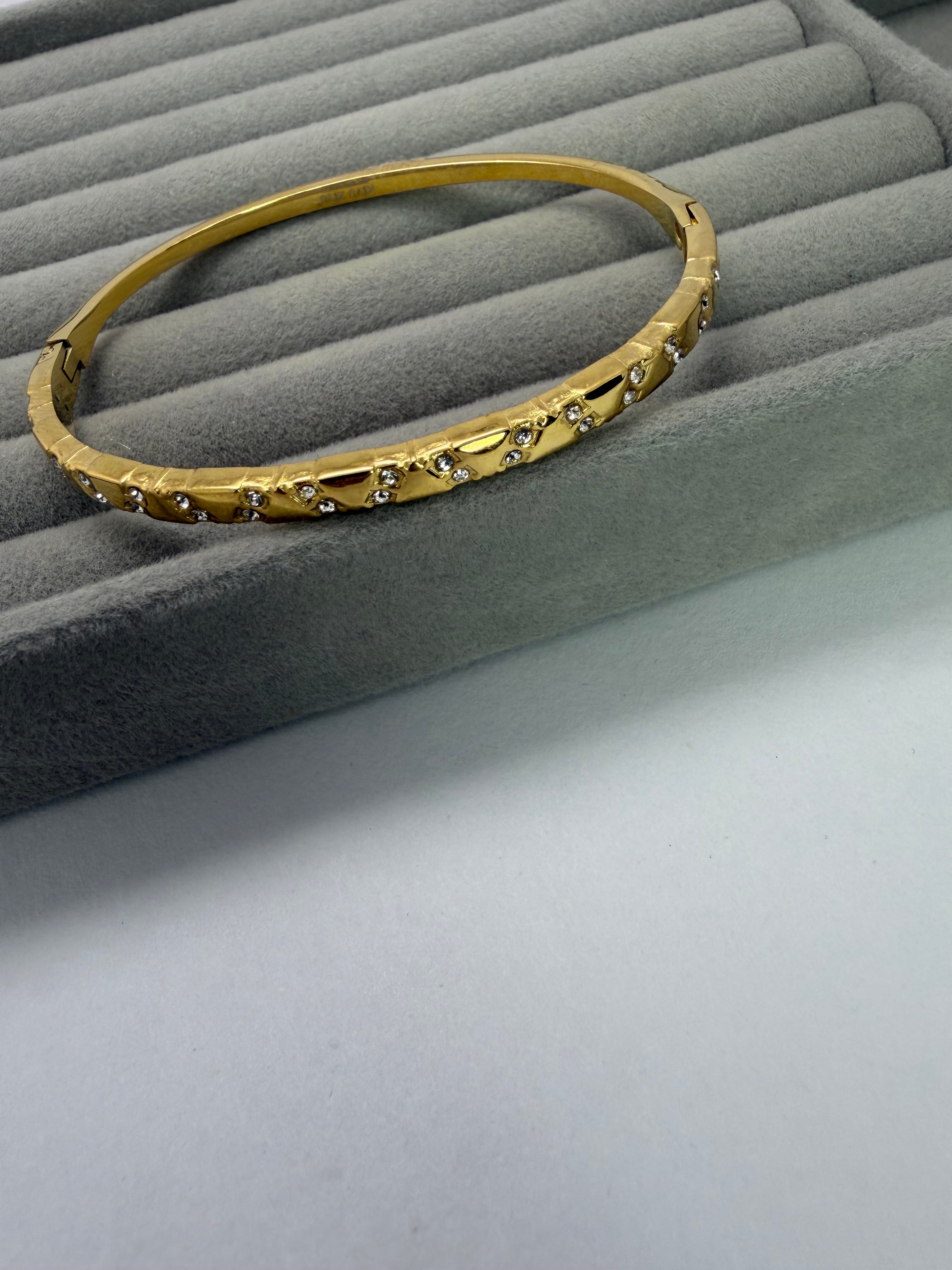 Criss Stone Bracelet