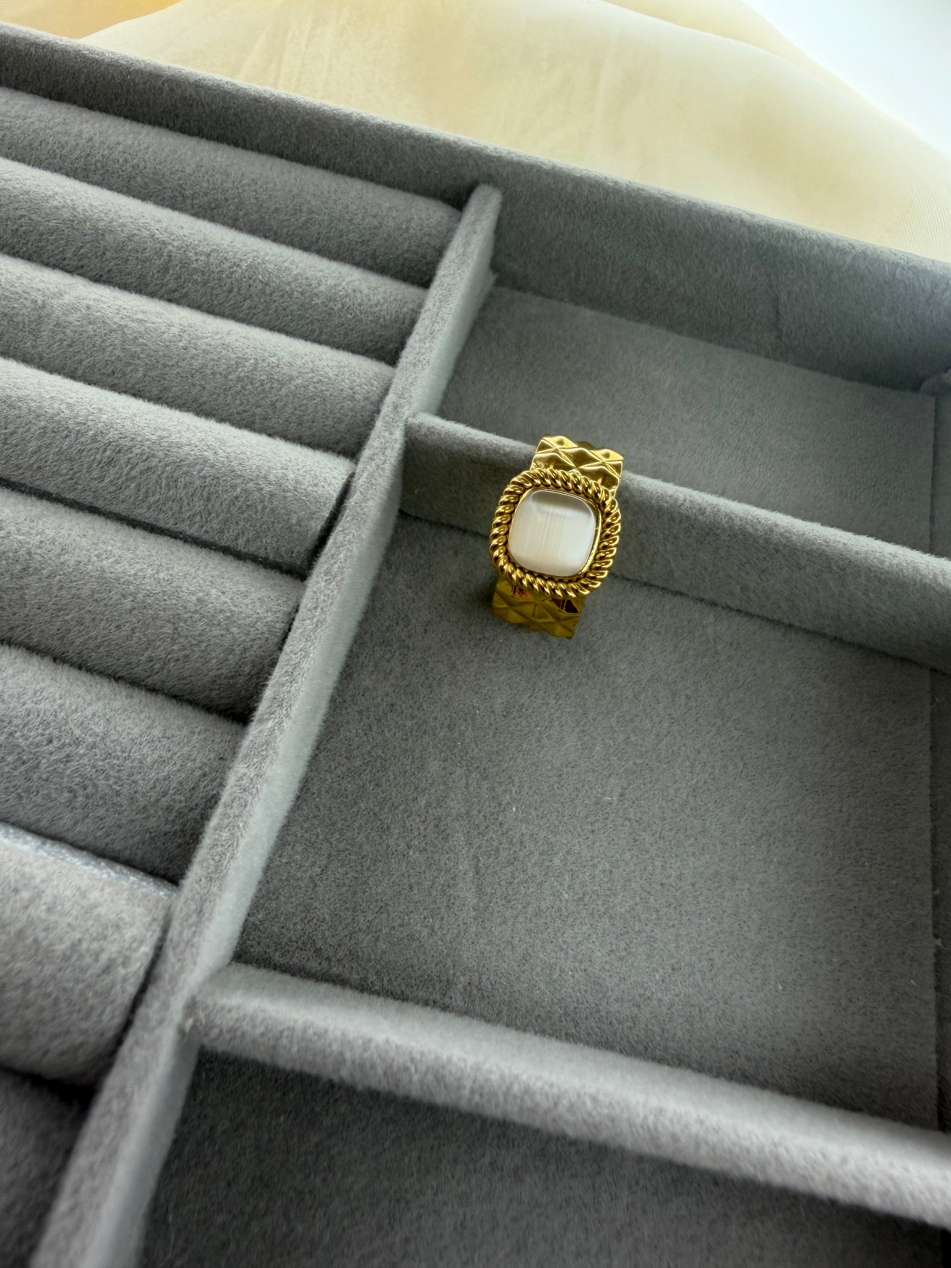 Luna Cat’s Eye Statement Ring