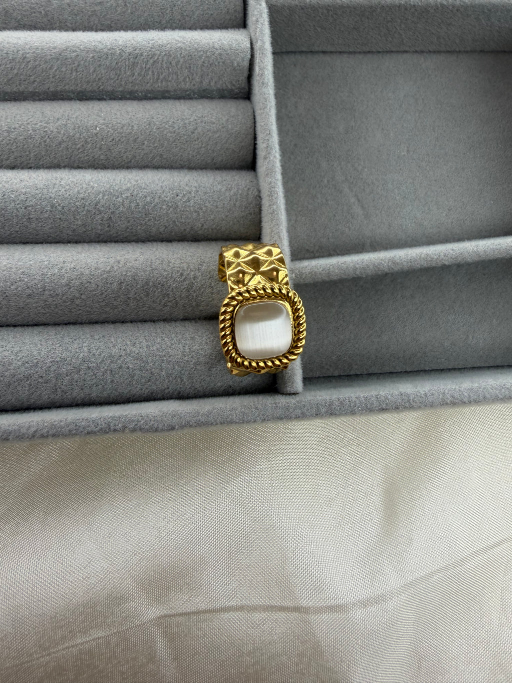 Luna Cat’s Eye Statement Ring