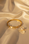 Eternelle Hearts Bangle