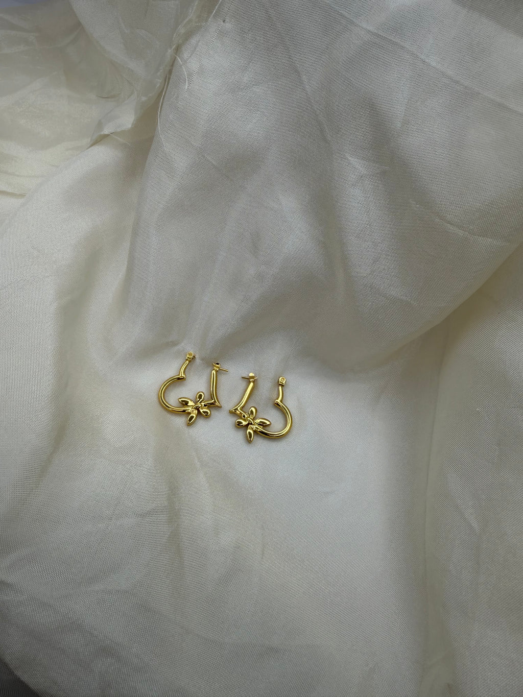 The Gul Hoops