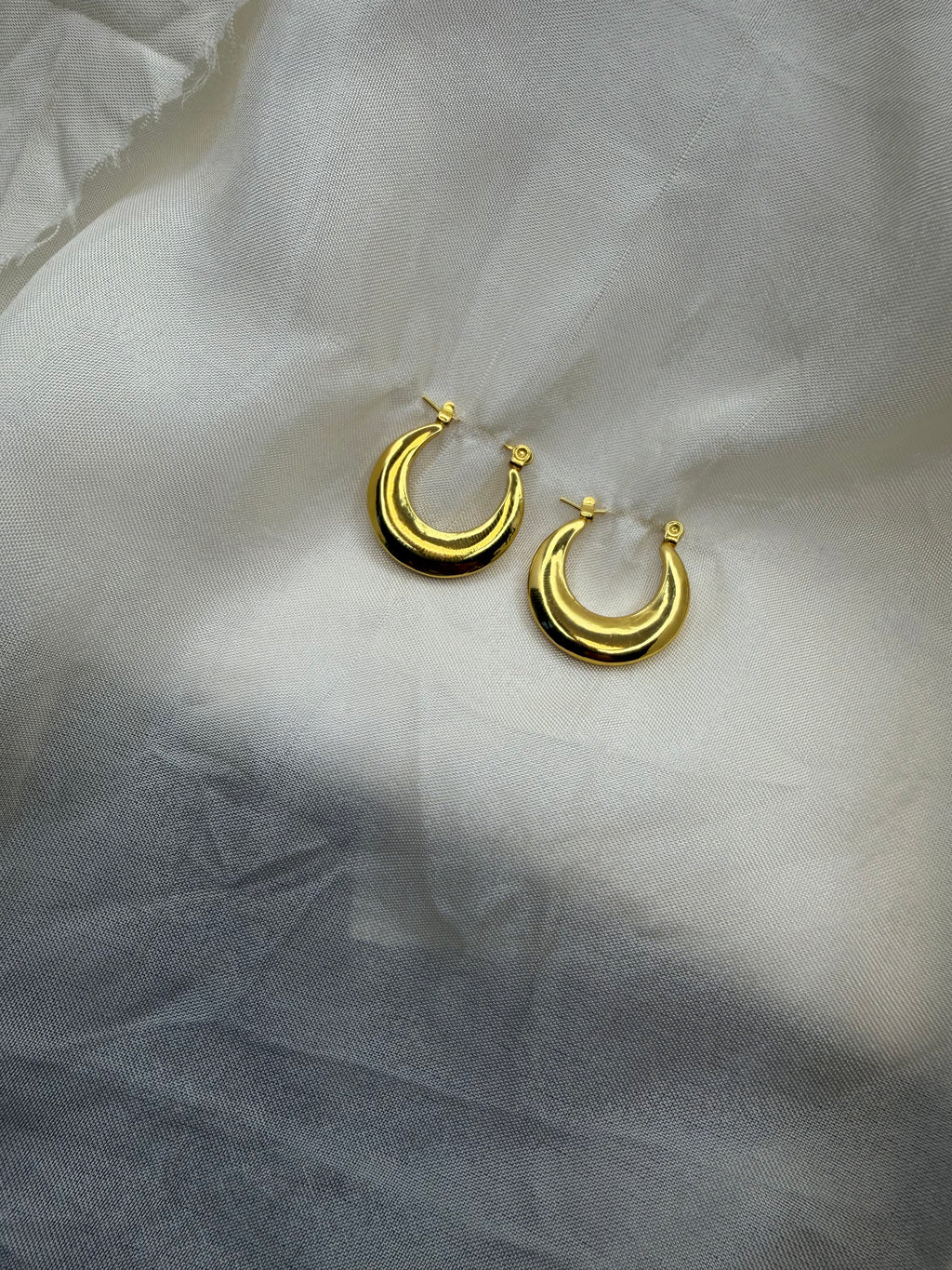 Chandbali Hoops