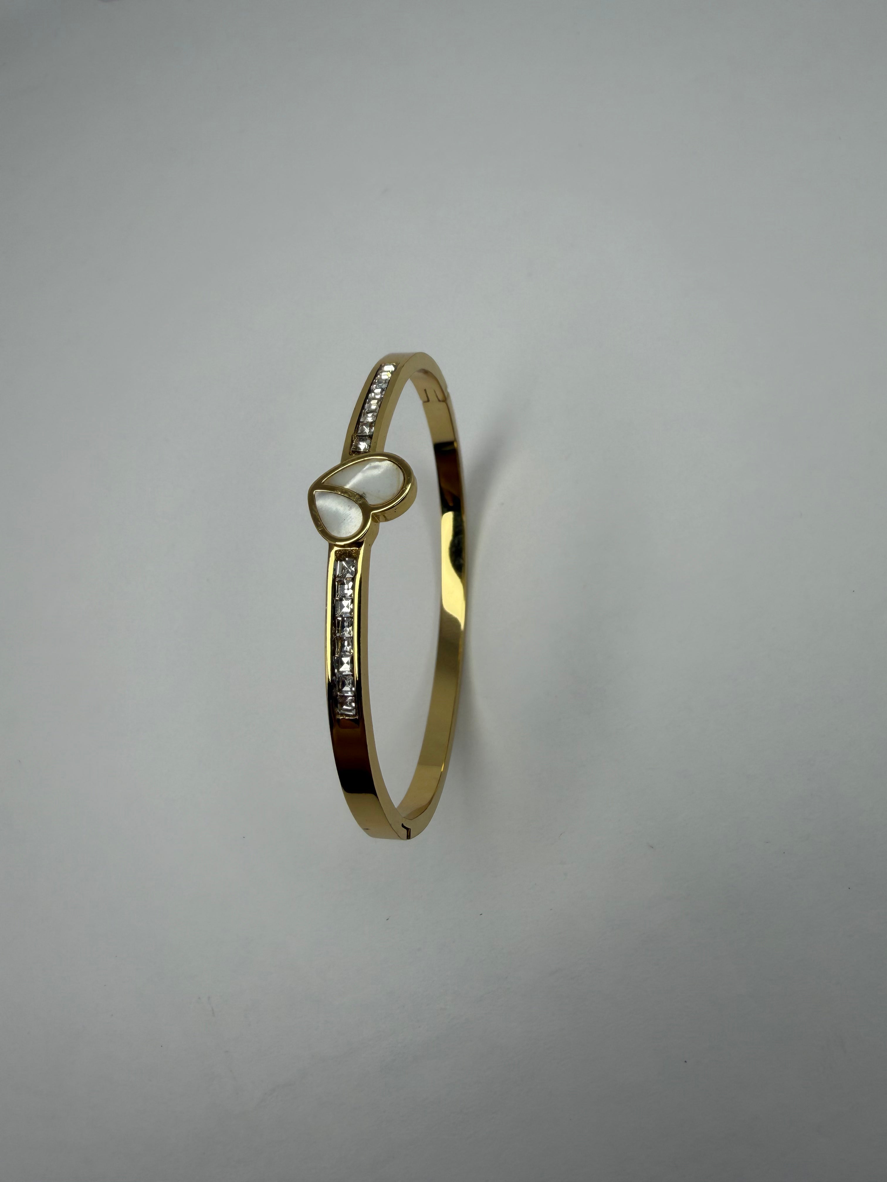 Luna Flutter Bangle