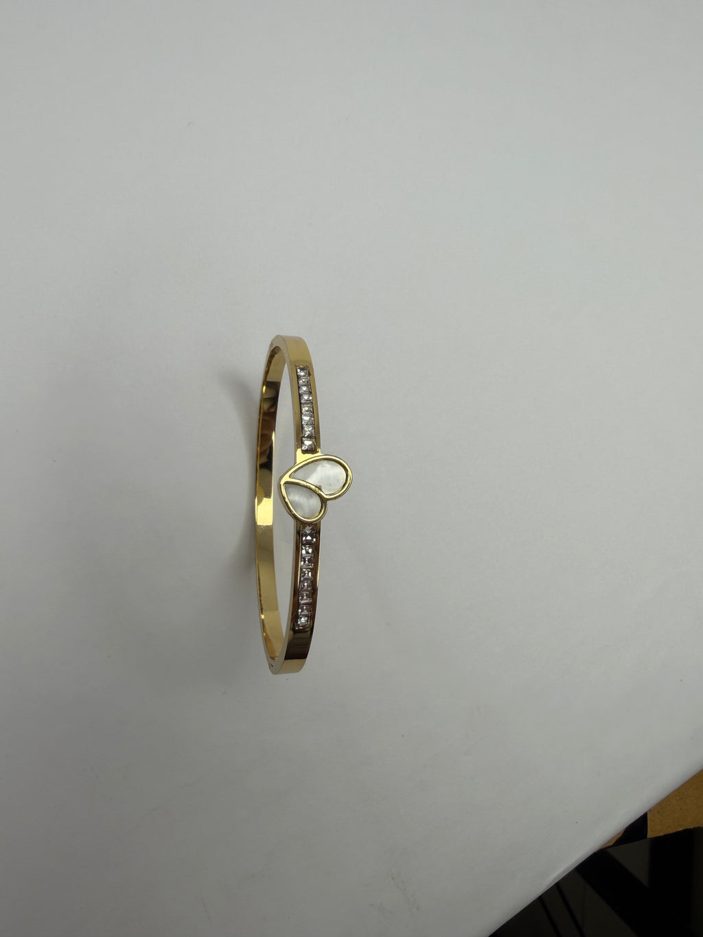 Luna Flutter Bangle
