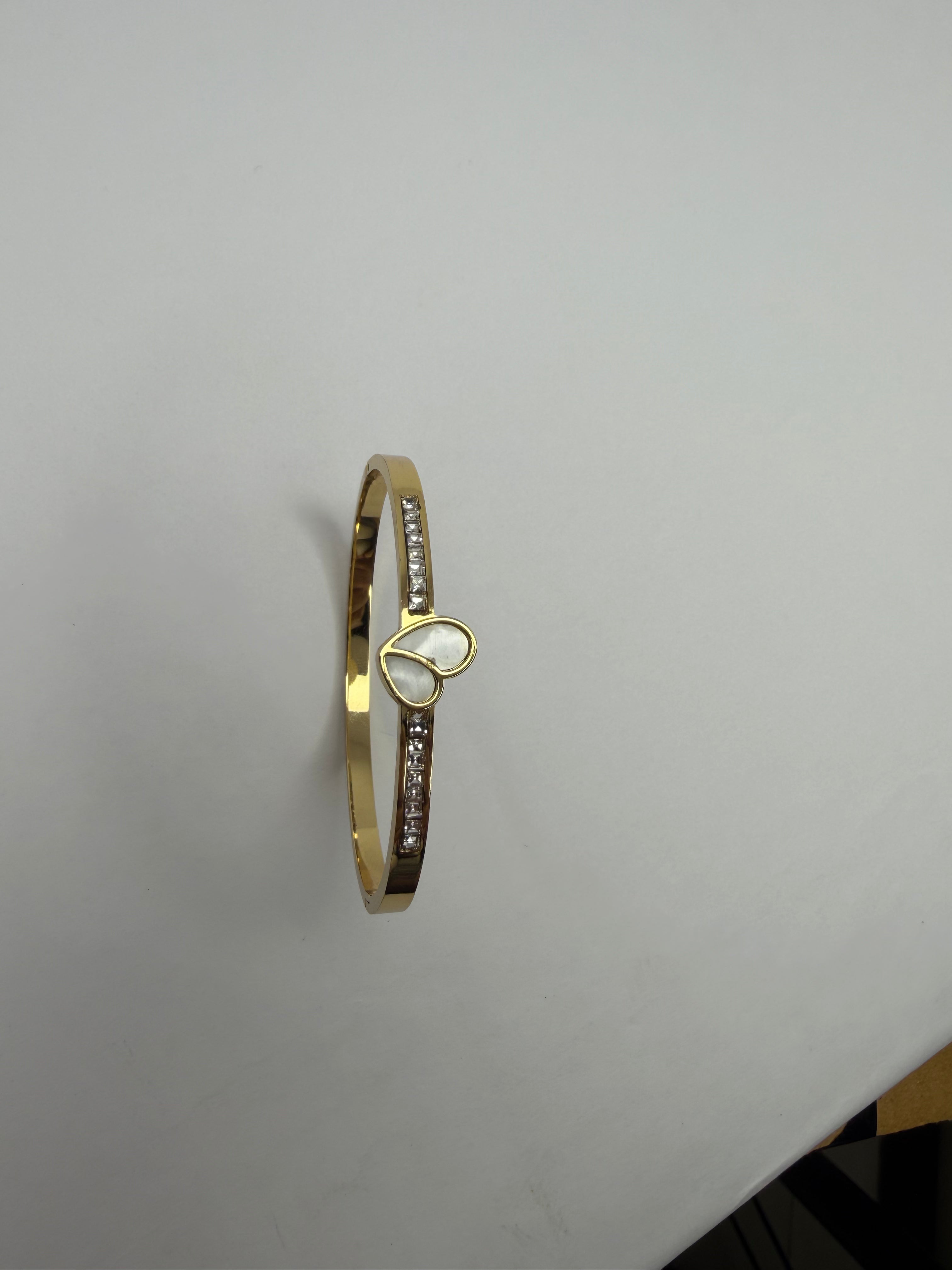 Luna Flutter Bangle