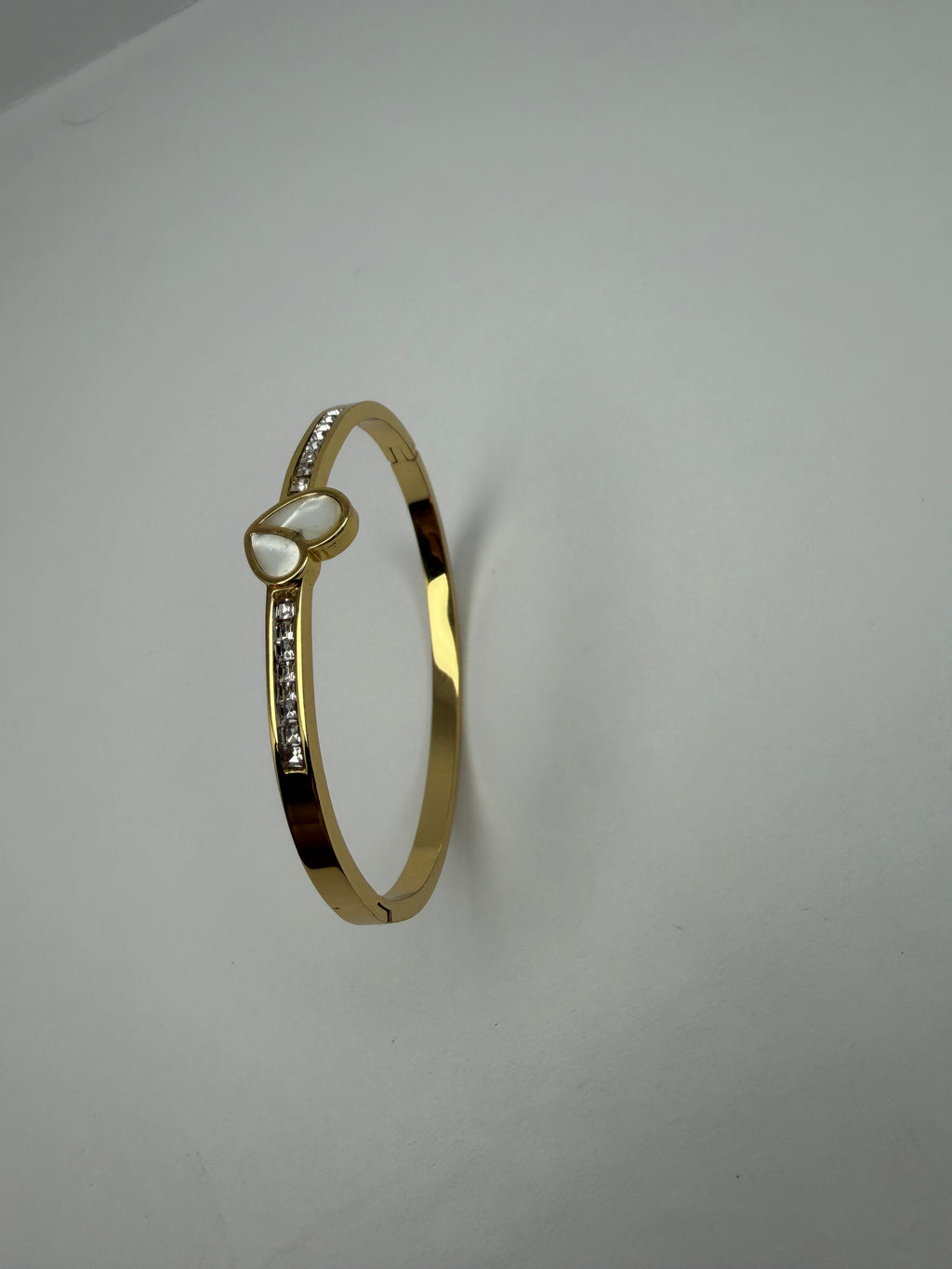 Luna Flutter Bangle