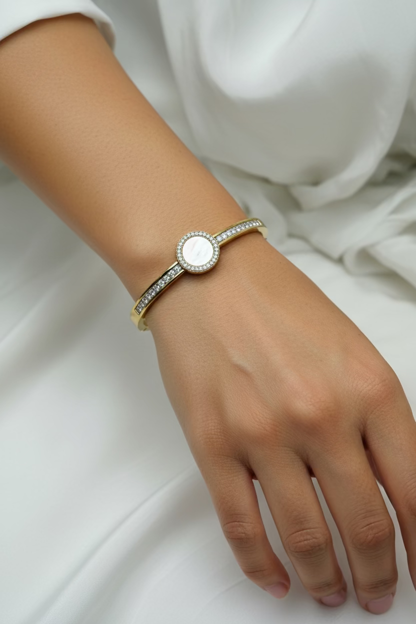 Clairé Bangle