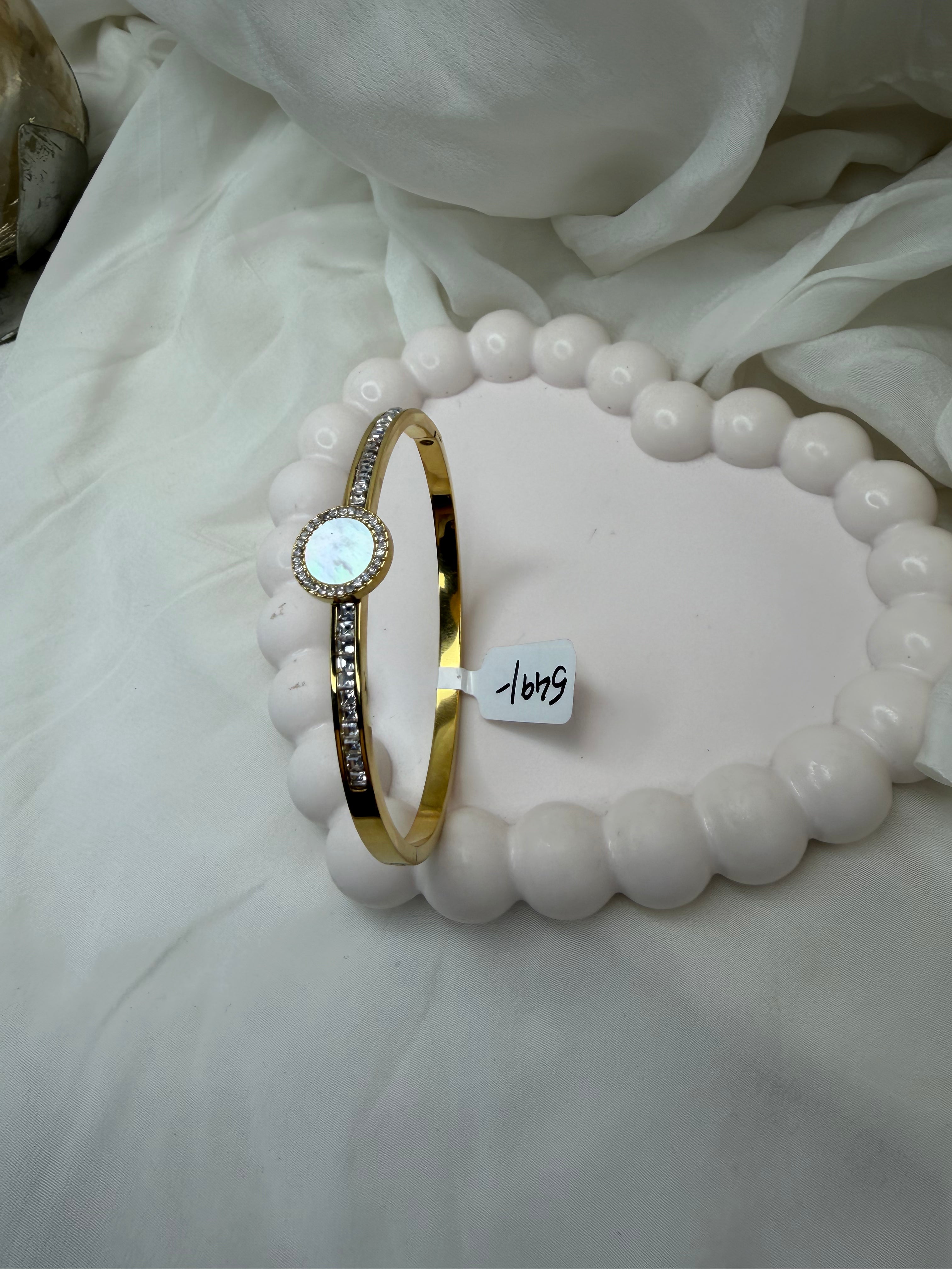 Clairé Bangle