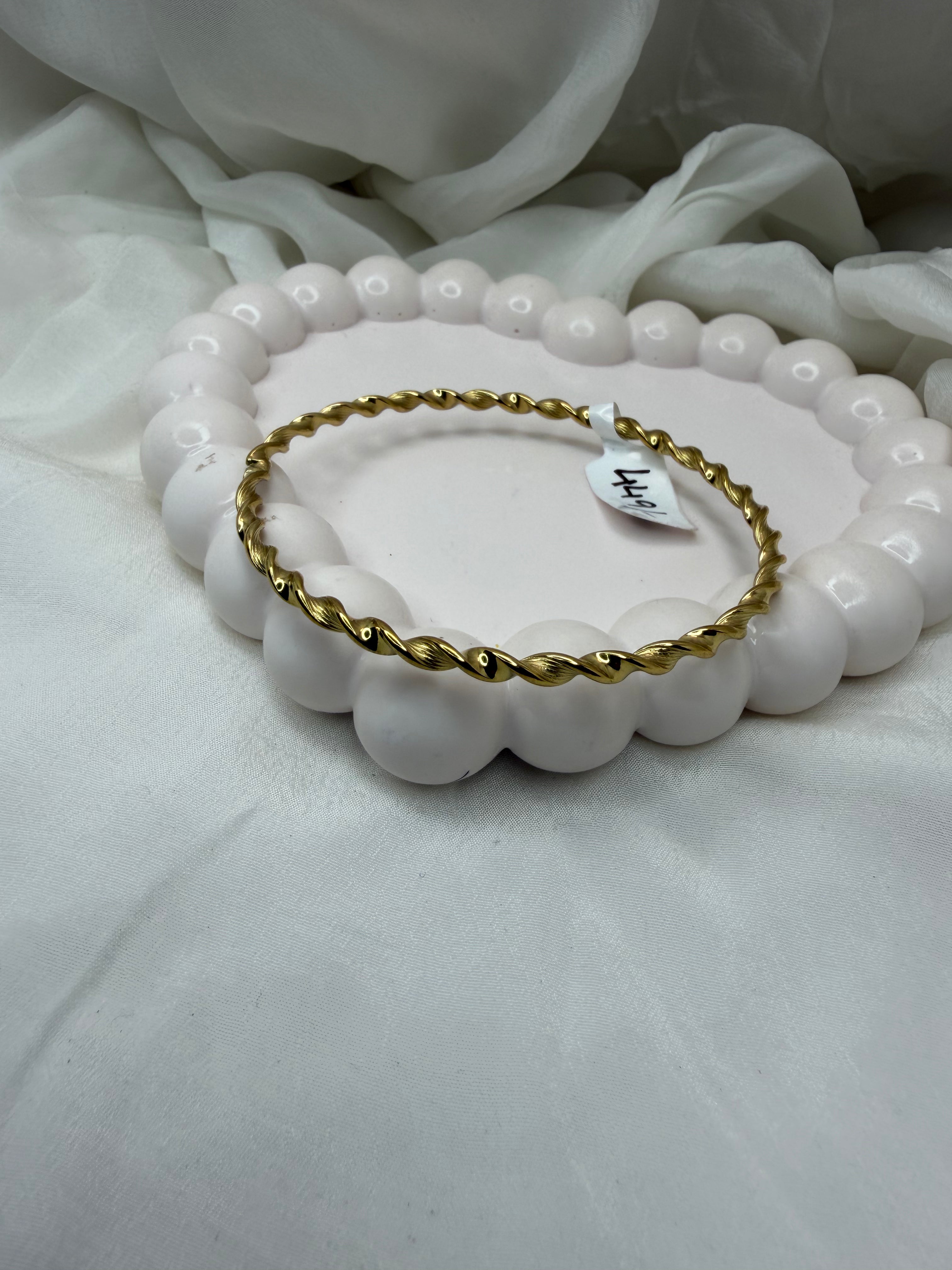 Eternal Twirl Bangle