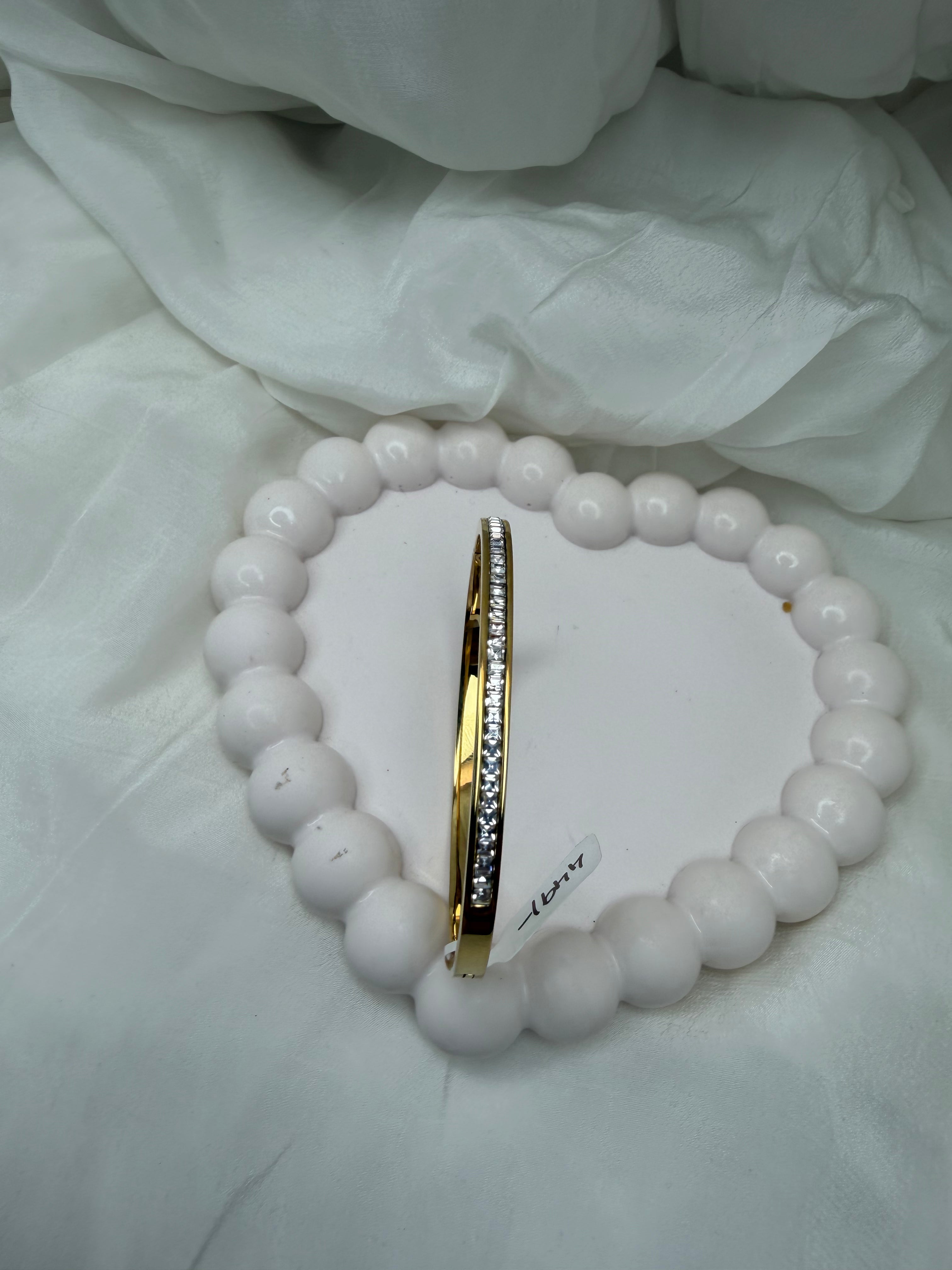 Urban Gleam Bracelet - White