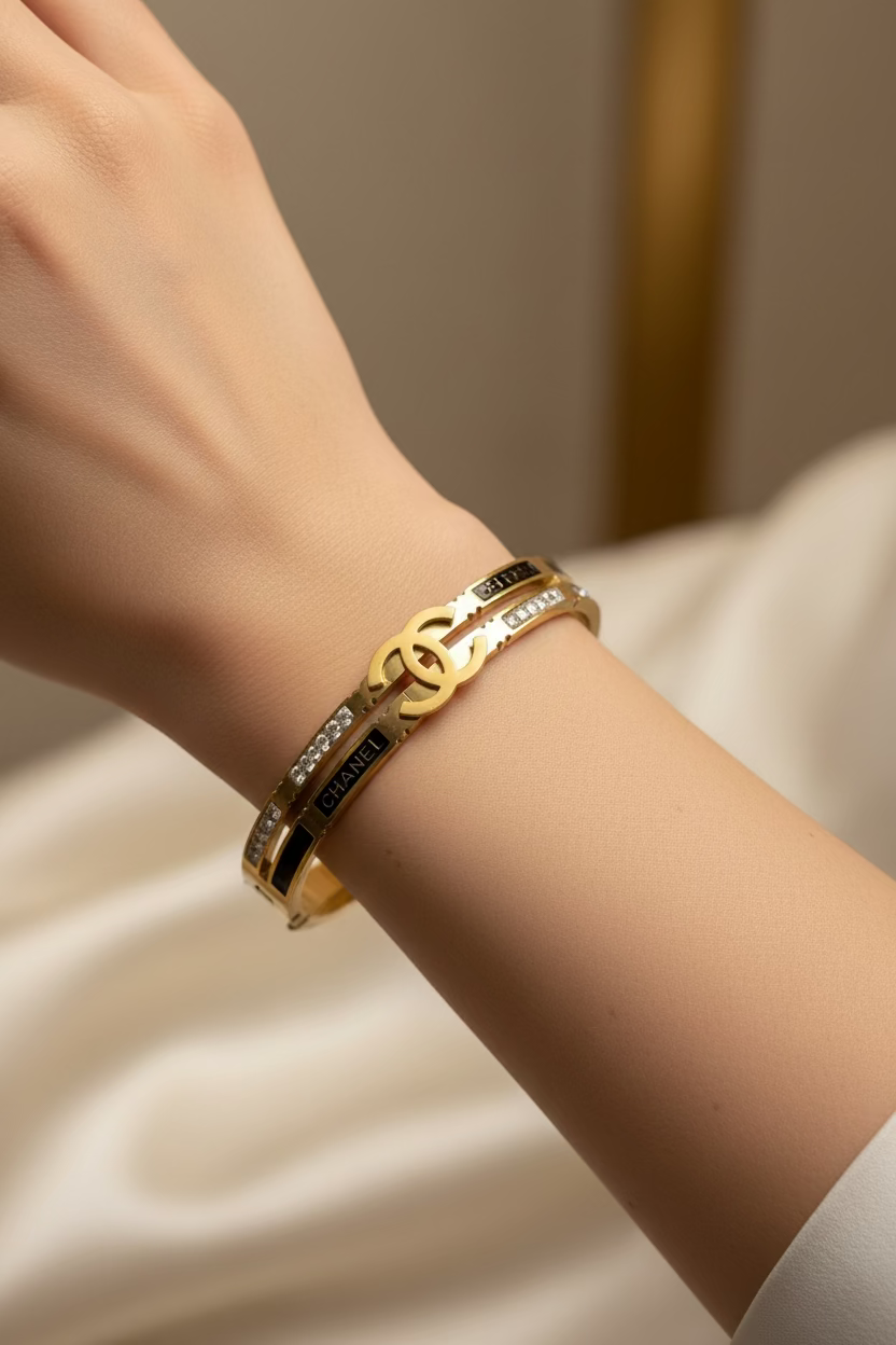 Interlocking CC Crystal Enamel Bangle