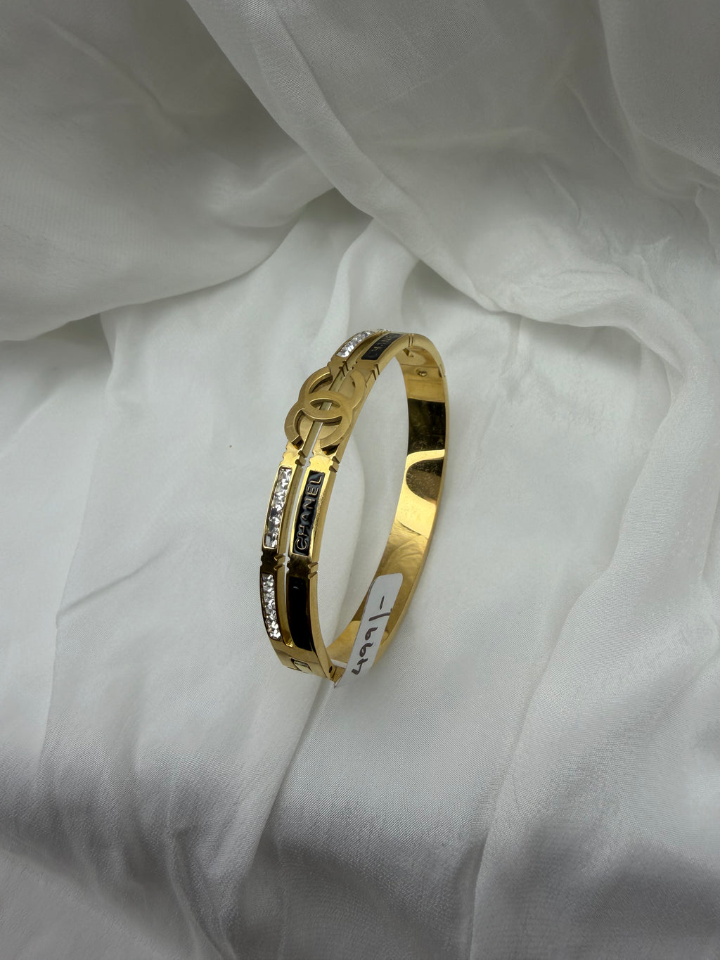 Interlocking CC Crystal Enamel Bangle