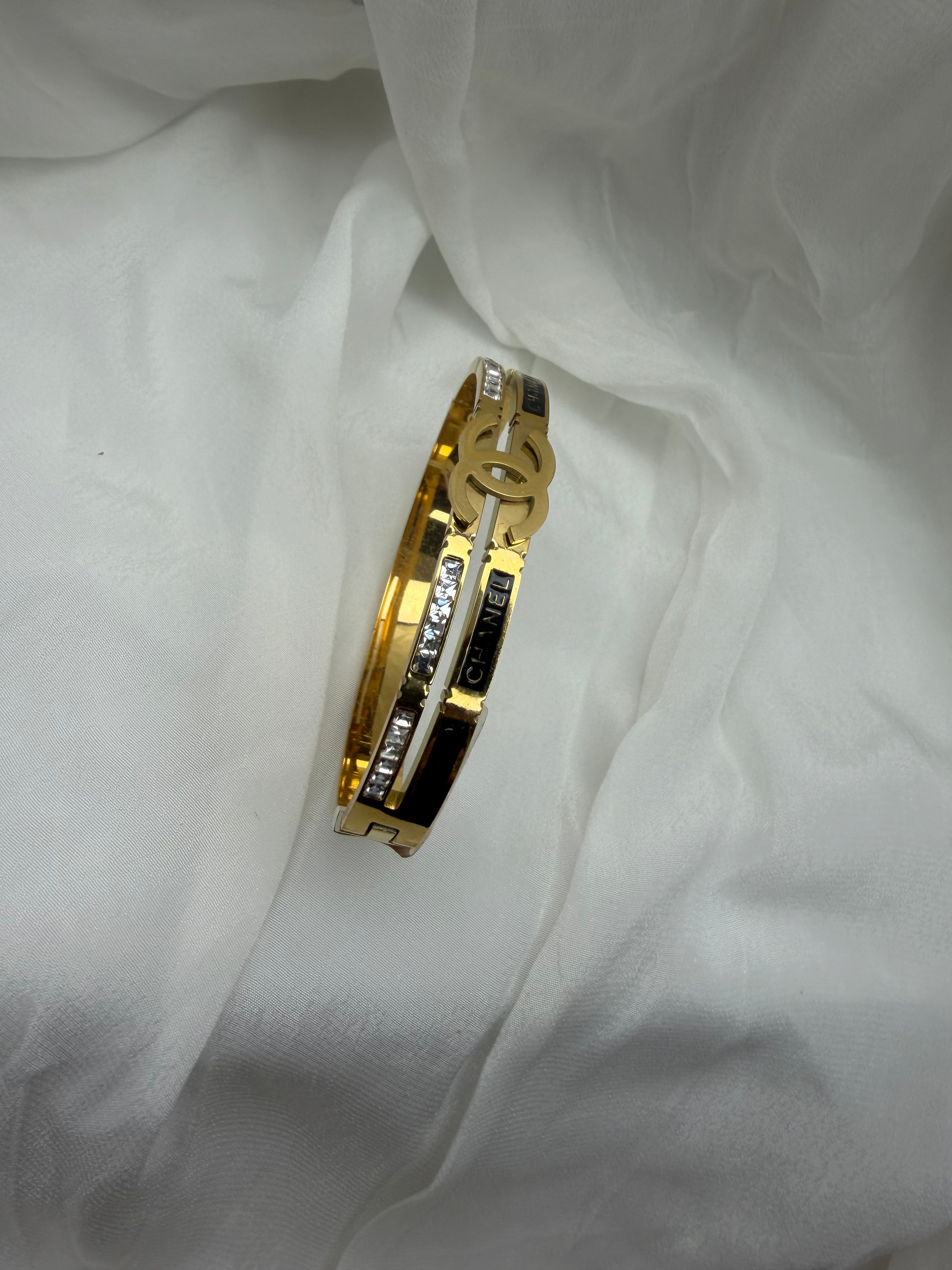 Interlocking CC Crystal Enamel Bangle