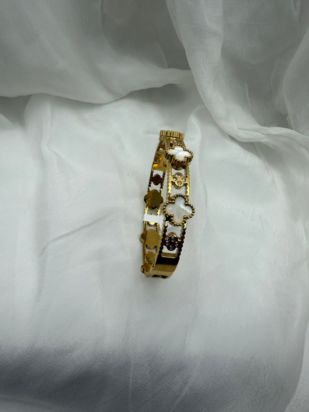Lucky Clover Mother-of-Pearl Anti-Tarnish Kada – White
