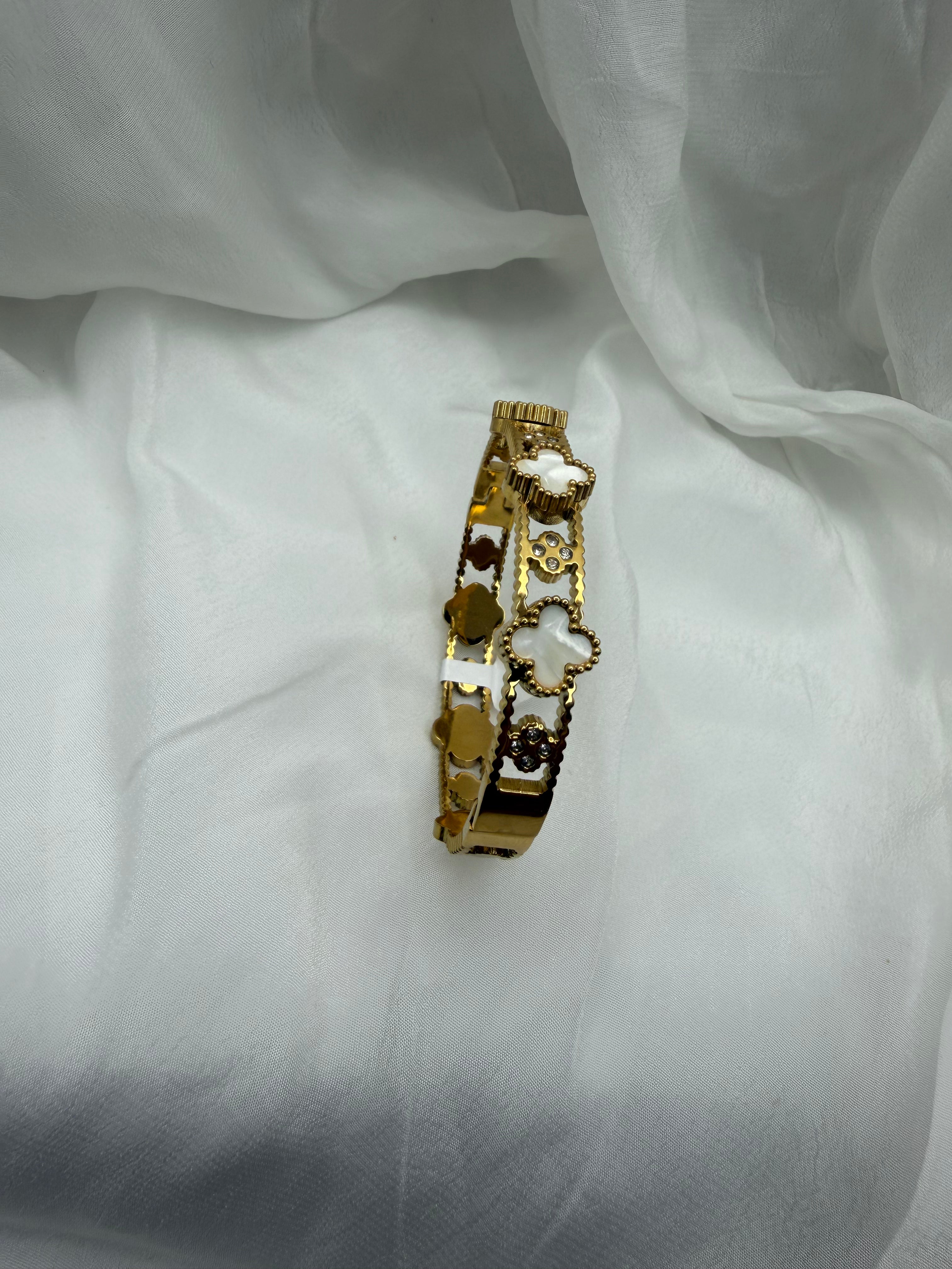 Lucky Clover Mother-of-Pearl Anti-Tarnish Kada – White