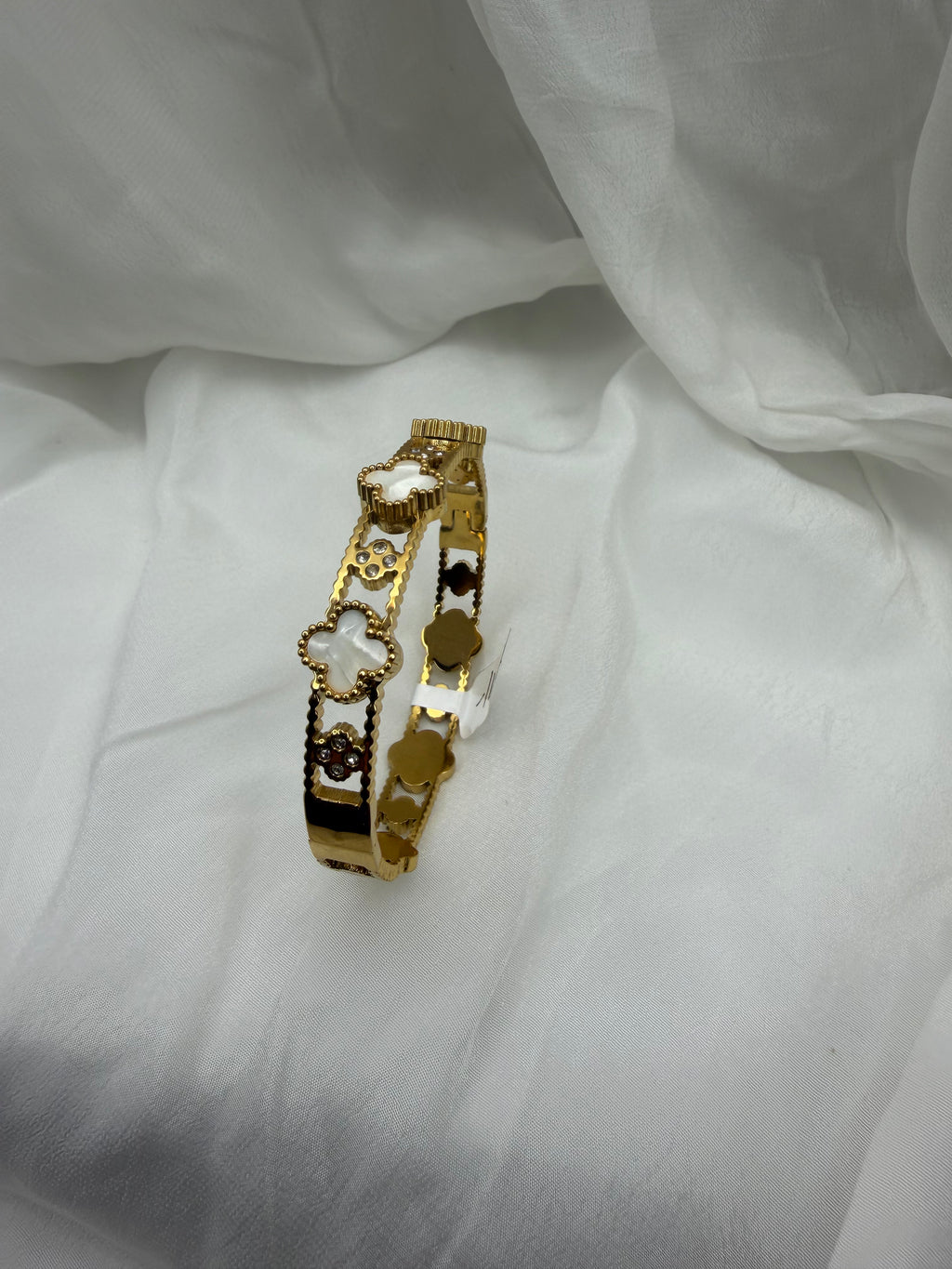 Lucky Clover Mother-of-Pearl Anti-Tarnish Kada – White