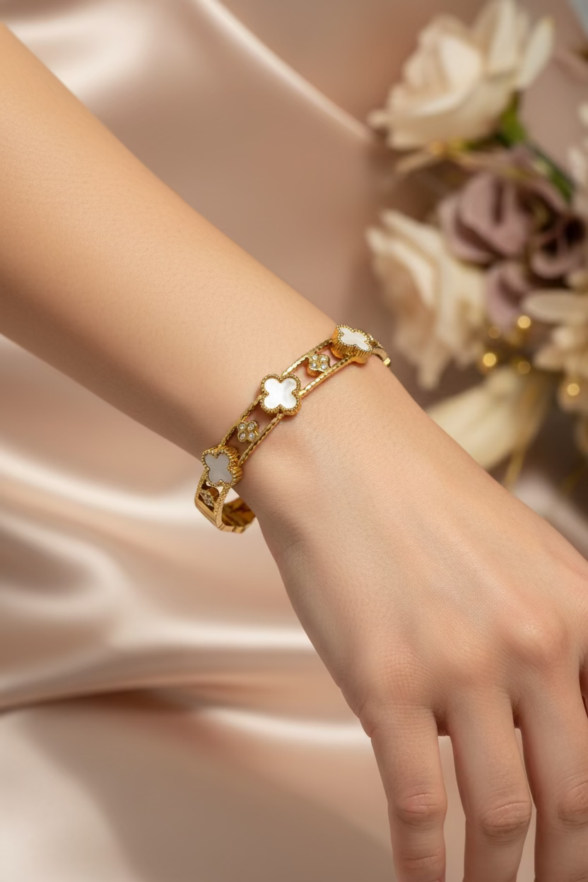 Lucky Clover Mother-of-Pearl Anti-Tarnish Kada – White