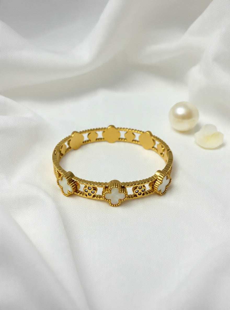 Lucky Clover Mother-of-Pearl Anti-Tarnish Kada – White