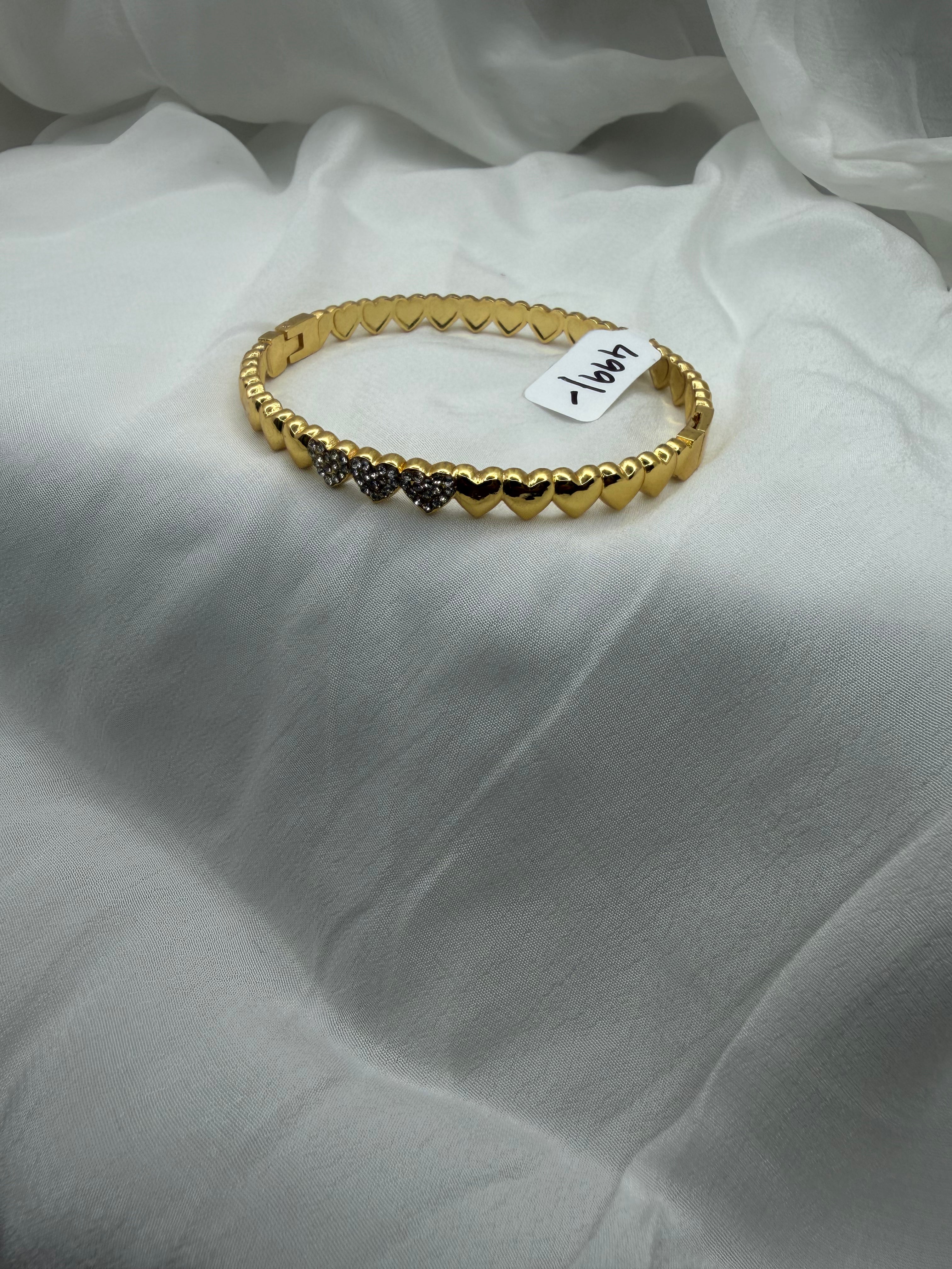 Amour Triple Crystal Heart Bangle – 18K Gold PVD