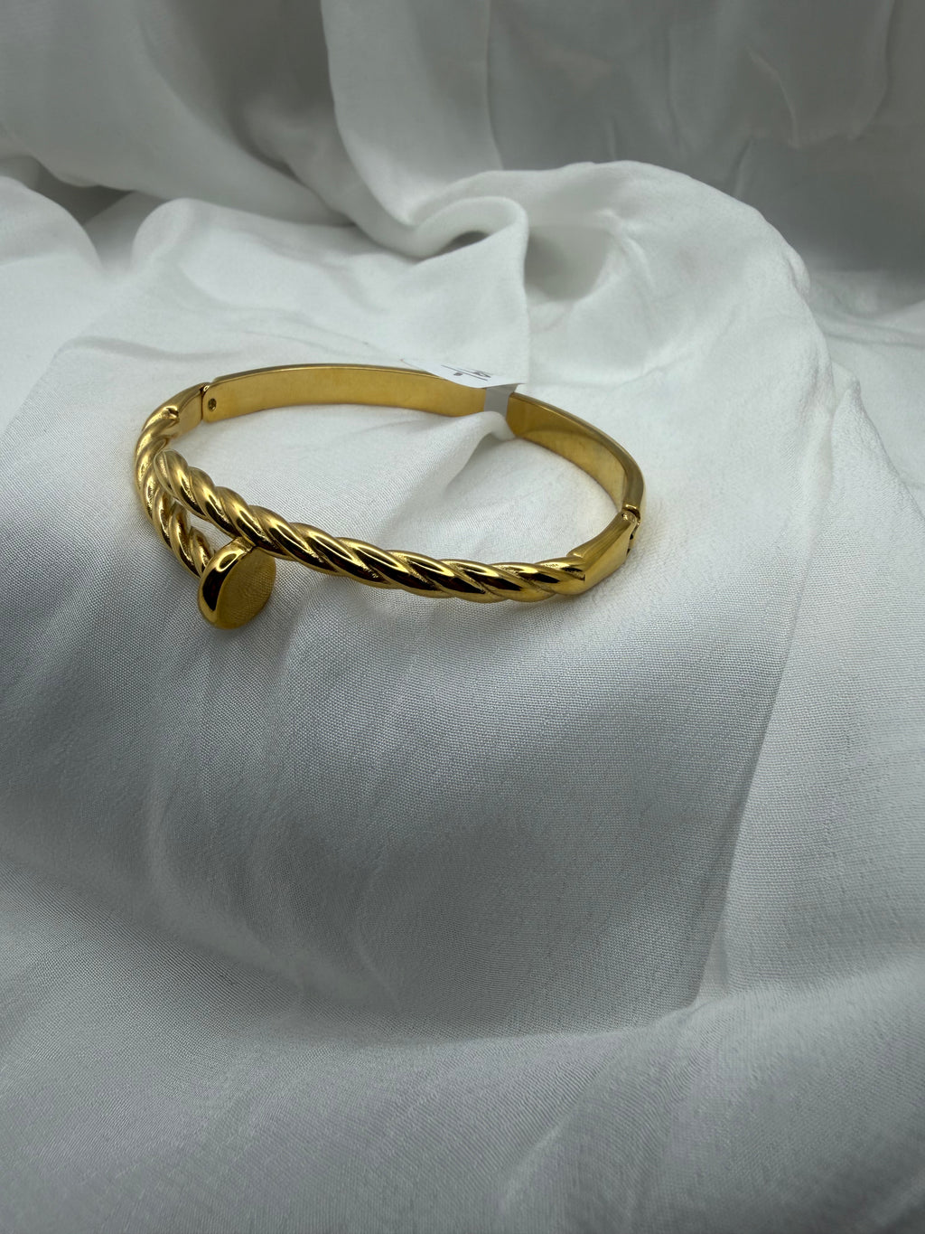 Twisted Nail Rope Cuff – 18K Gold PVD Anti-Tarnish Bangle