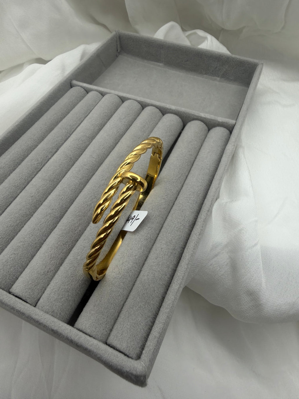 Twisted Nail Rope Cuff – 18K Gold PVD Anti-Tarnish Bangle