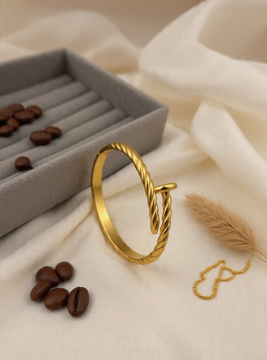Twisted Nail Rope Cuff – 18K Gold PVD Anti-Tarnish Bangle