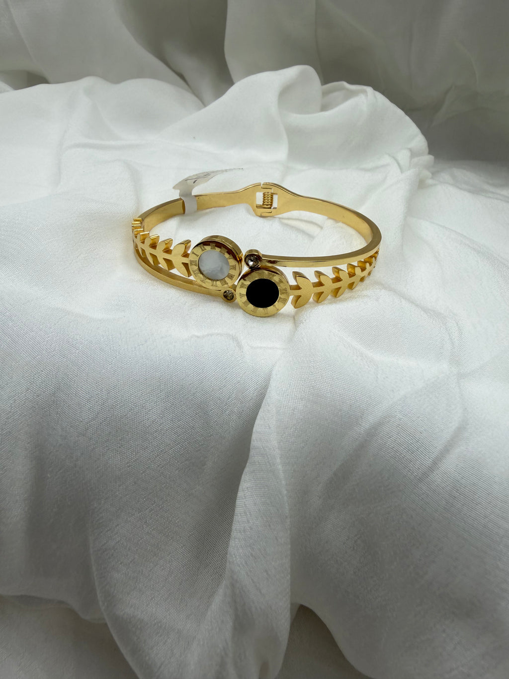 Roman Laurel Dual-Stone Anti-Tarnish Cuff