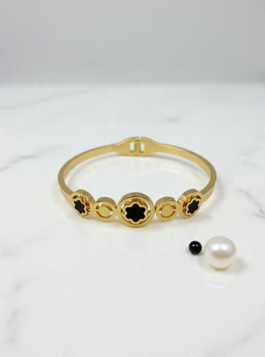 Noir Clover Trio Anti-Tarnish Bangle – Black Onyx