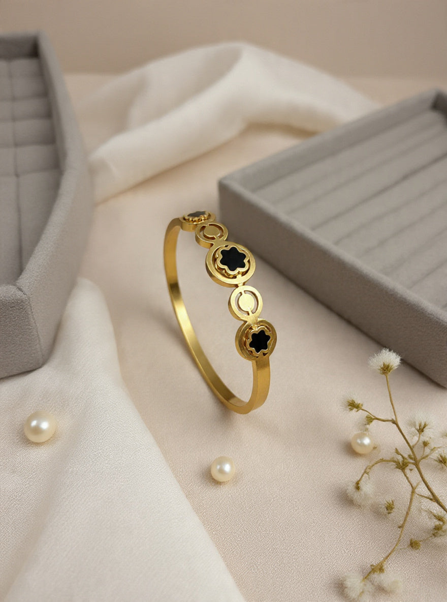 Noir Clover Trio Anti-Tarnish Bangle – Black Onyx