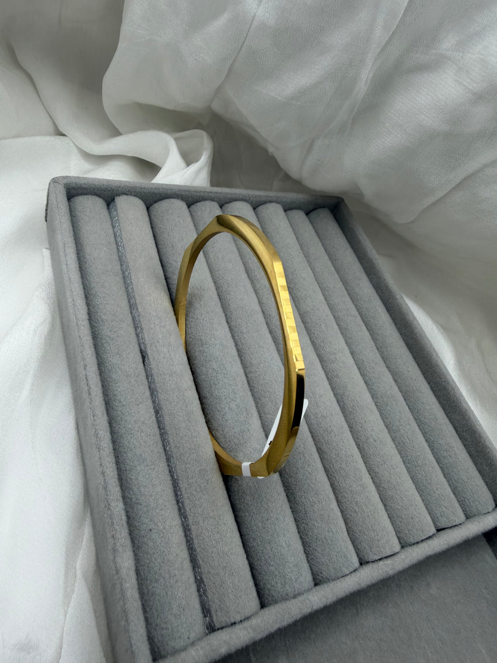 Hexa Facet Minimal Kada – 18K Gold PVD Bangle