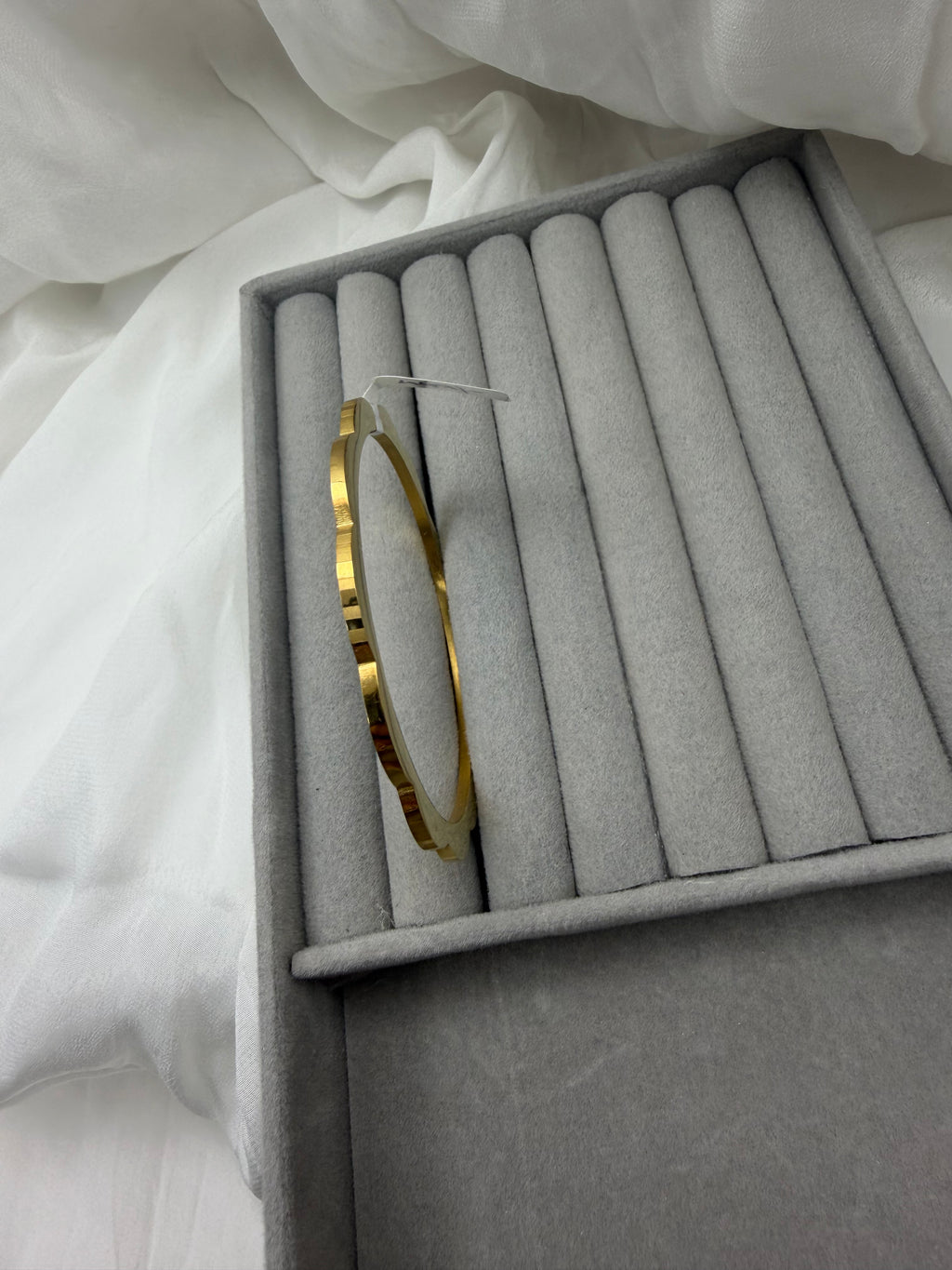 Petal Edge Minimal Kada – 18K Gold PVD