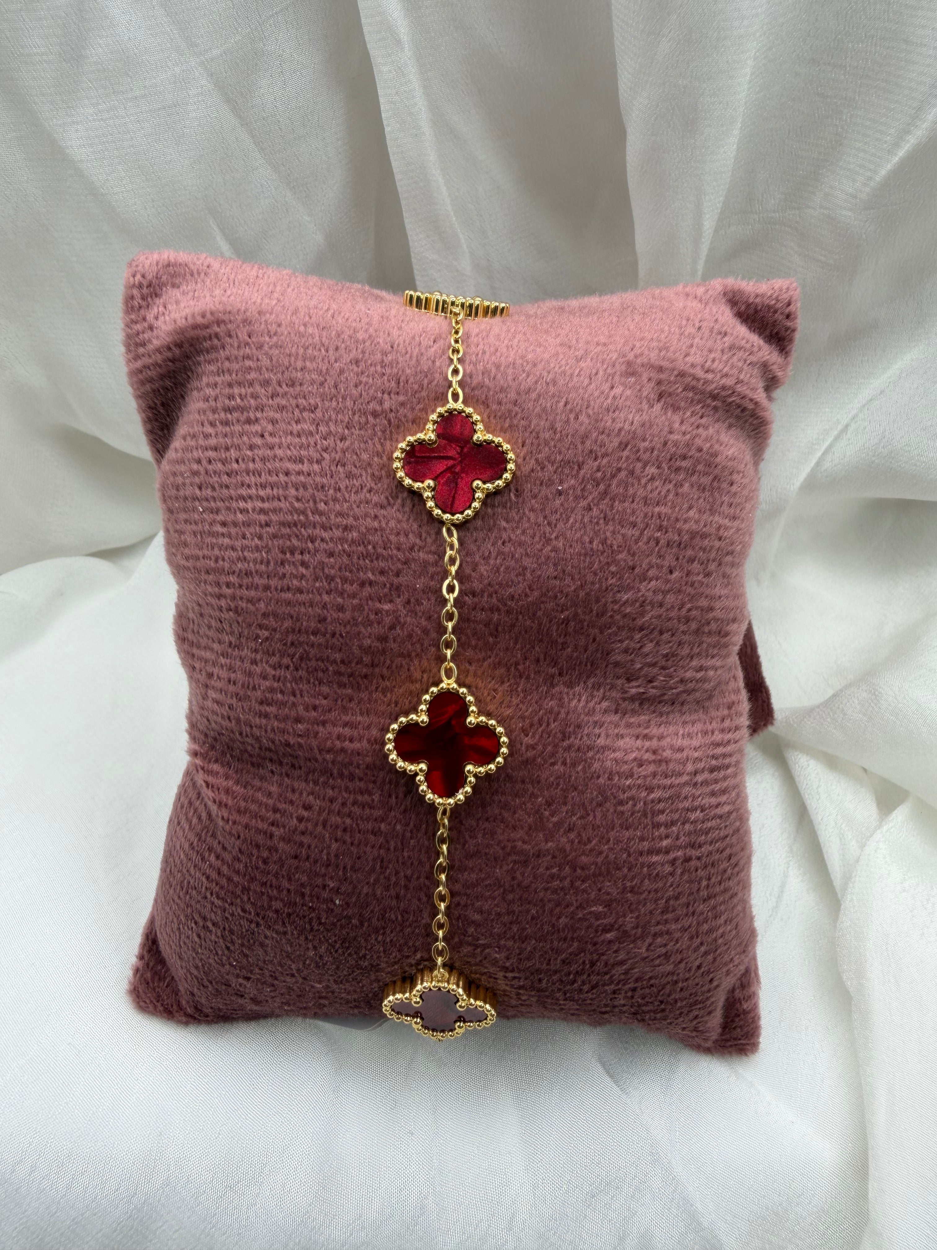 Rouge Clover Bracelet – 5 Motif Red