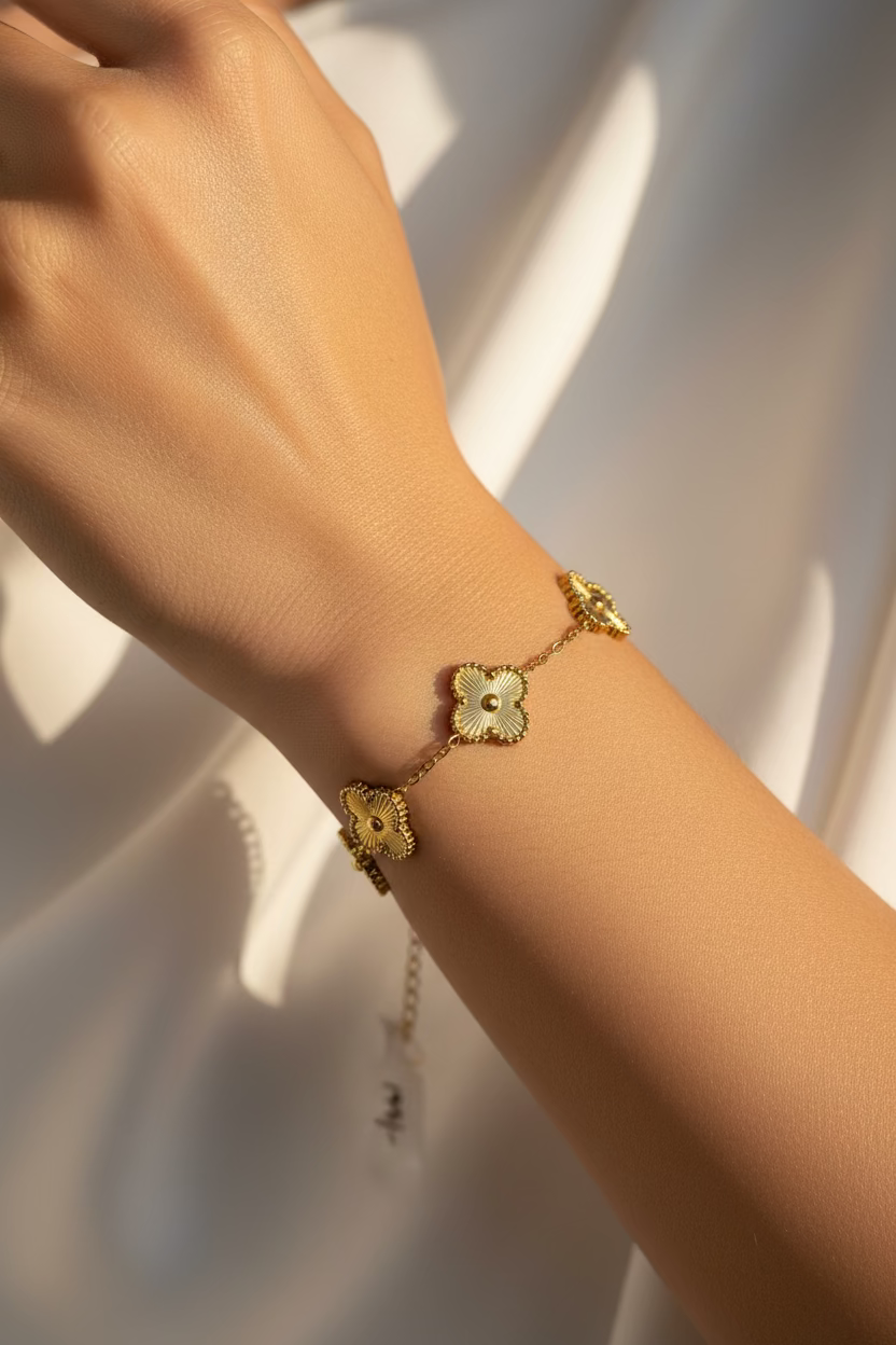 Soleil Clover Bracelet – 5 Motif All-Gold