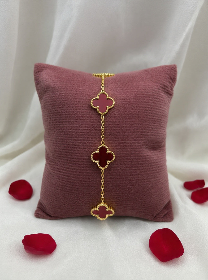 Rouge Clover Bracelet – 5 Motif Red