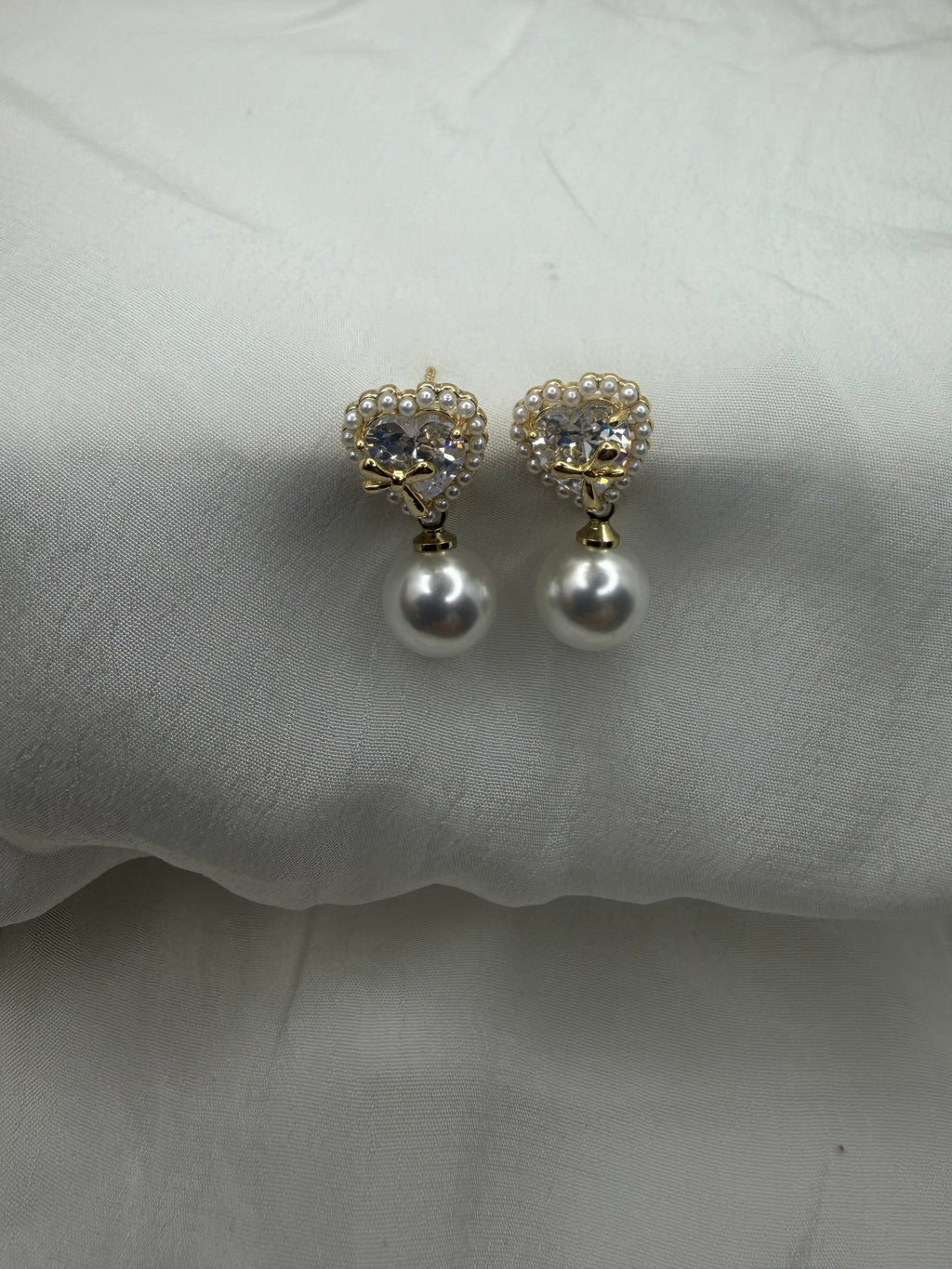 Cupid Bow Heart Earrings – Pearl Drop